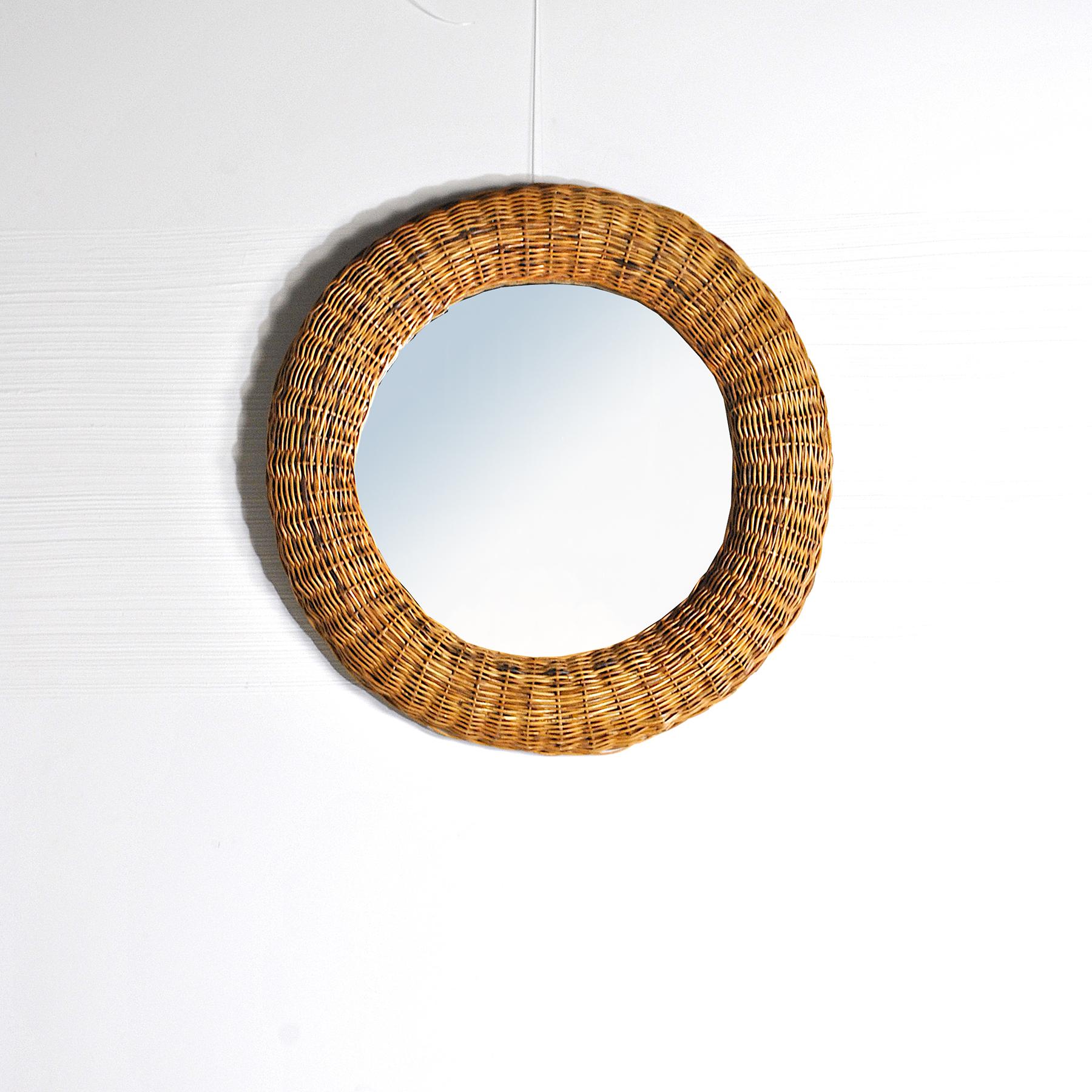 Round wicker mirror Italian production late 1950s.