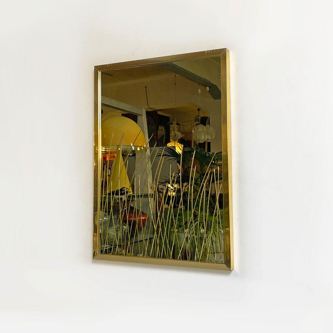 Italienischer Mid-Century-Spiegel mit Messingrahmen und Dekorationen von Crystal Art, 1950er Jahre (Moderne der Mitte des Jahrhunderts) im Angebot