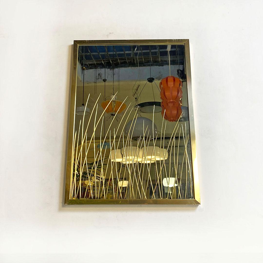 Italienischer Mid-Century-Spiegel mit Messingrahmen und Dekorationen von Crystal Art, 1950er Jahre im Zustand „Gut“ im Angebot in MIlano, IT