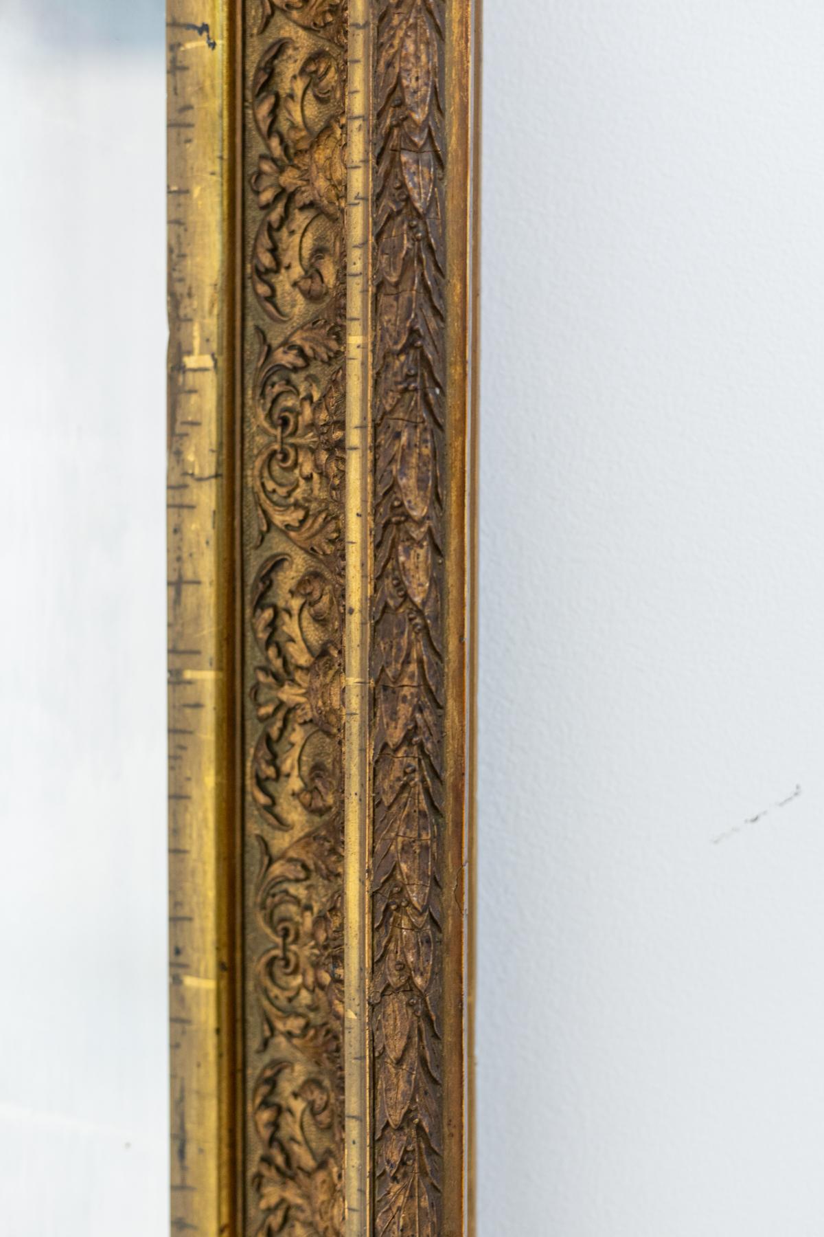Ein schöner rechteckiger Holzspiegel, der in den 1950er Jahren entworfen und von einem sehr guten italienischen Hersteller produziert wurde.
Der Spiegel ist sehr einfach: Er hat eine typische rechteckige Form. Der Rahmen ist aus sehr schönem und