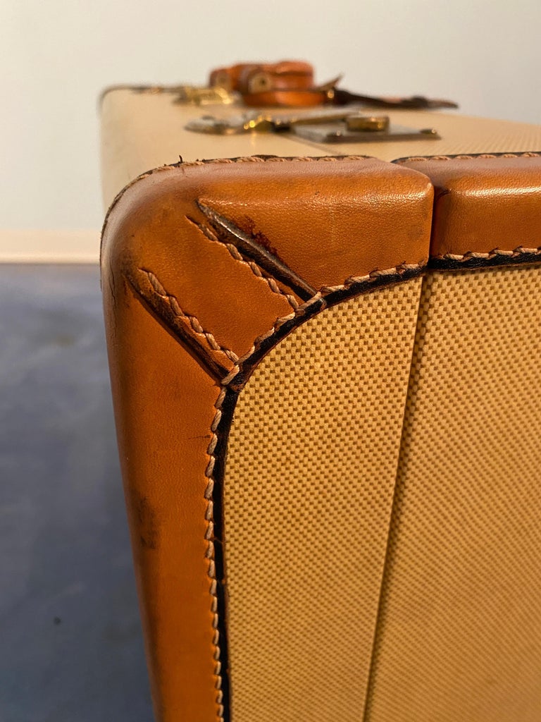 Italian MidCentury Moder Cream Color Luggage or Suitcase, 1960 For