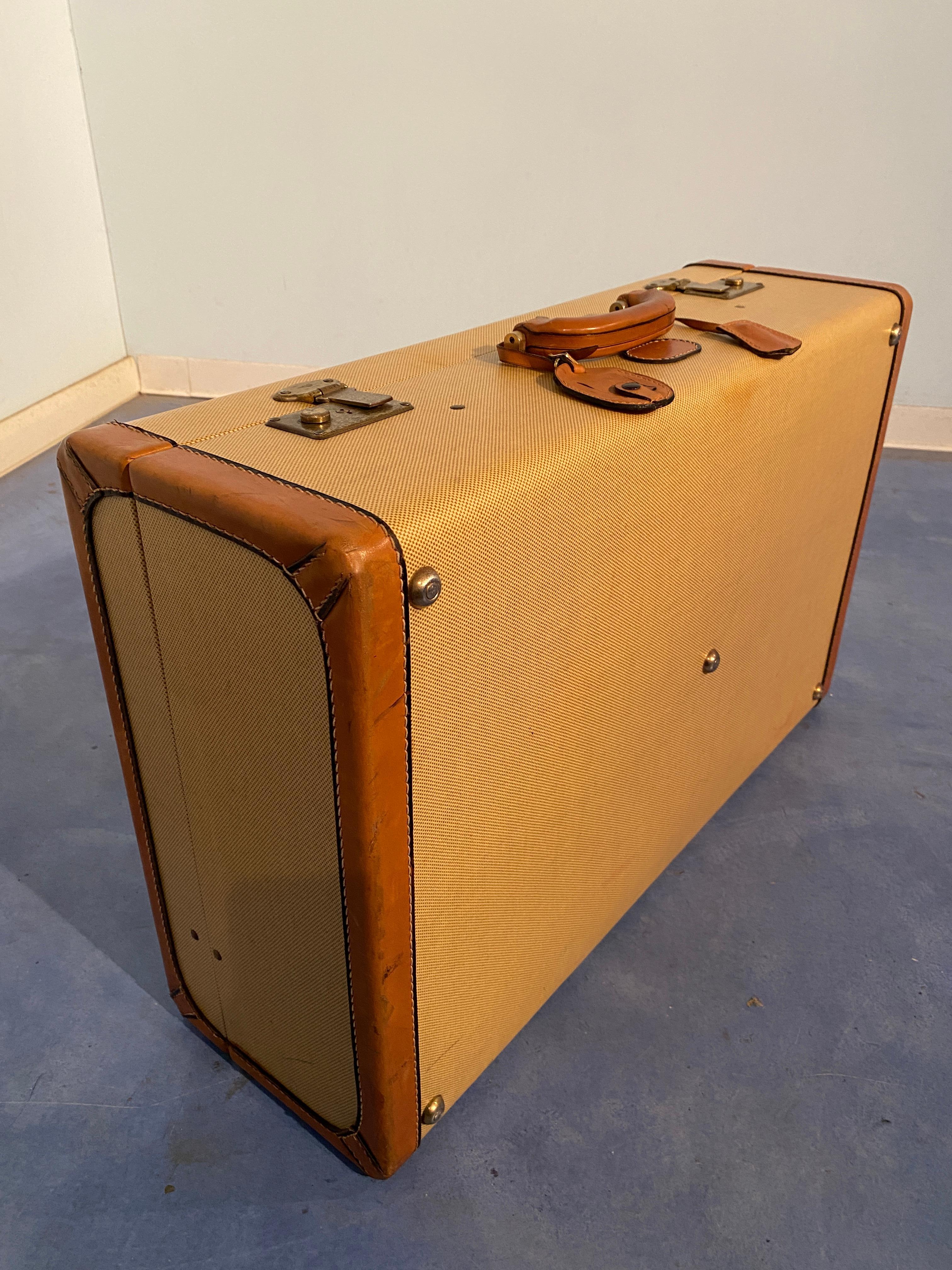 Milieu du XXe siècle Bagage ou valise italienne de couleur crème modérée du milieu du siècle, 1960 en vente