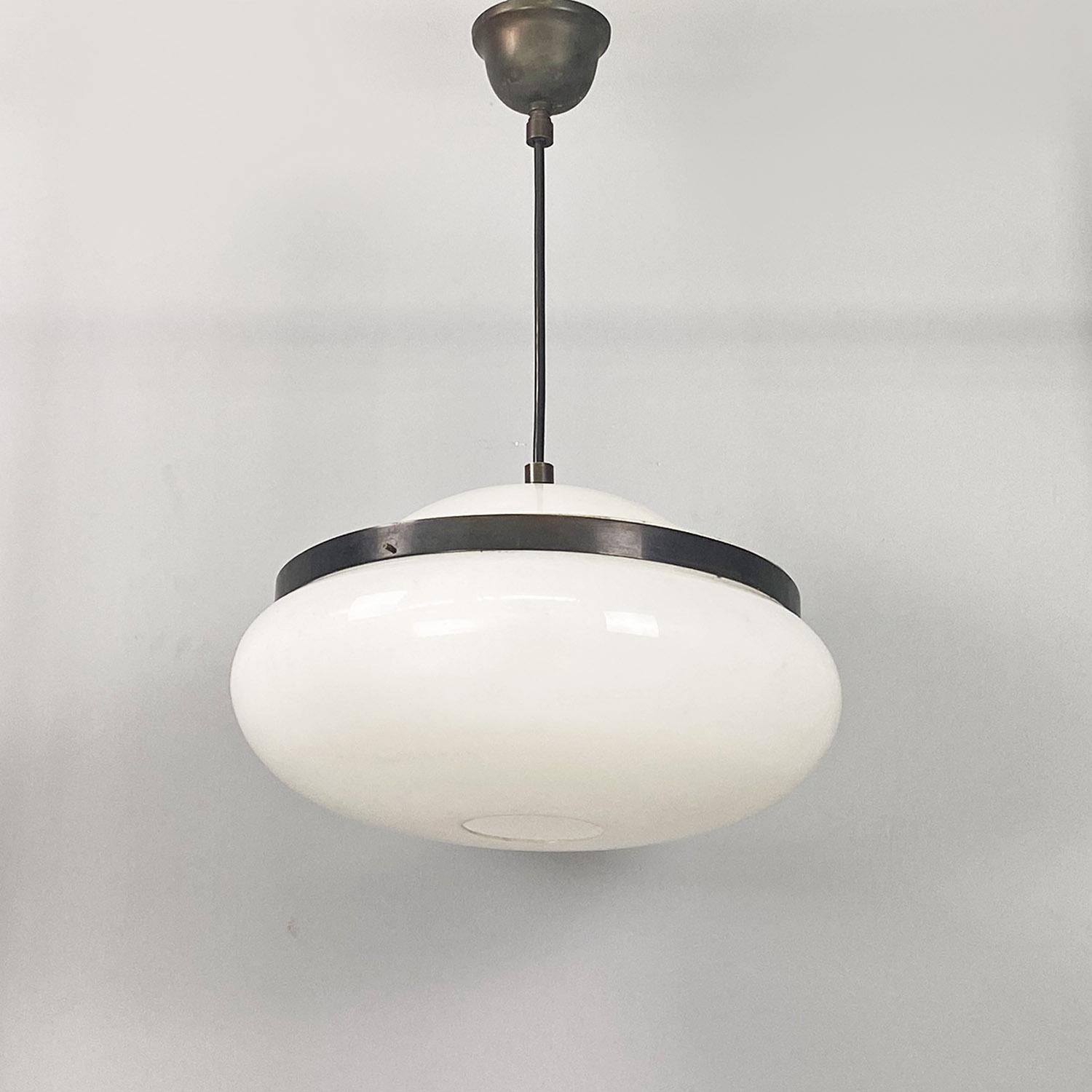 Ottone Lampadario 2/5 della metà del secolo scorso di GPA Monti Studio per Kartell, 1959 in vendita