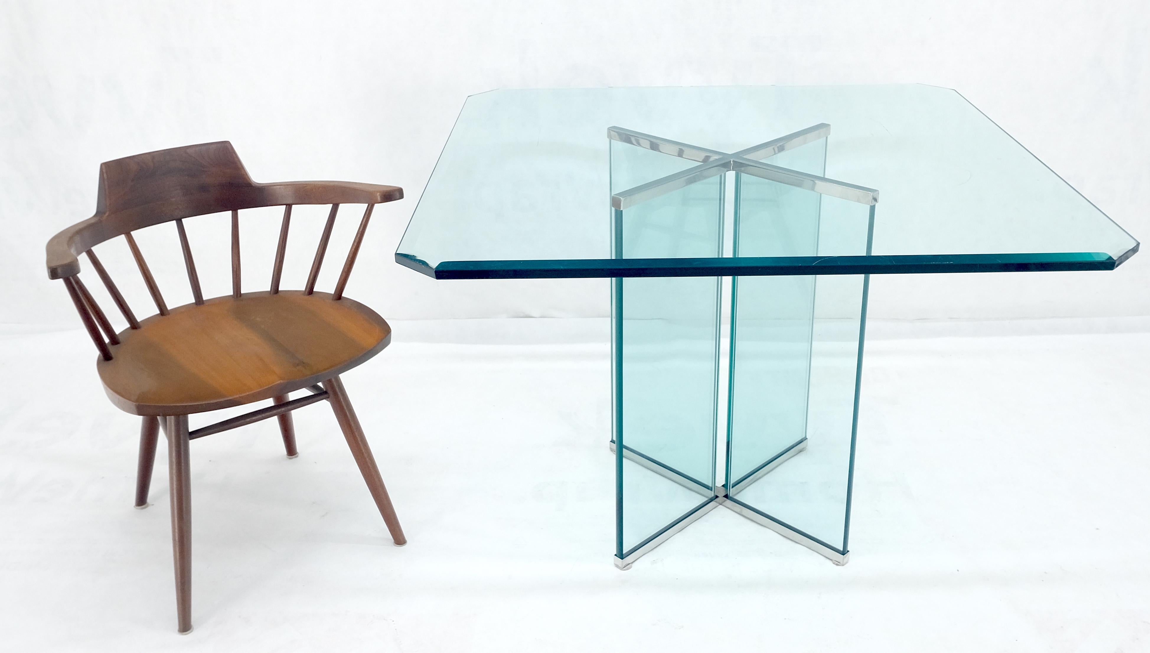 Verre Table de salle à manger italienne du milieu du siècle dernier en verre biseauté de 3/4