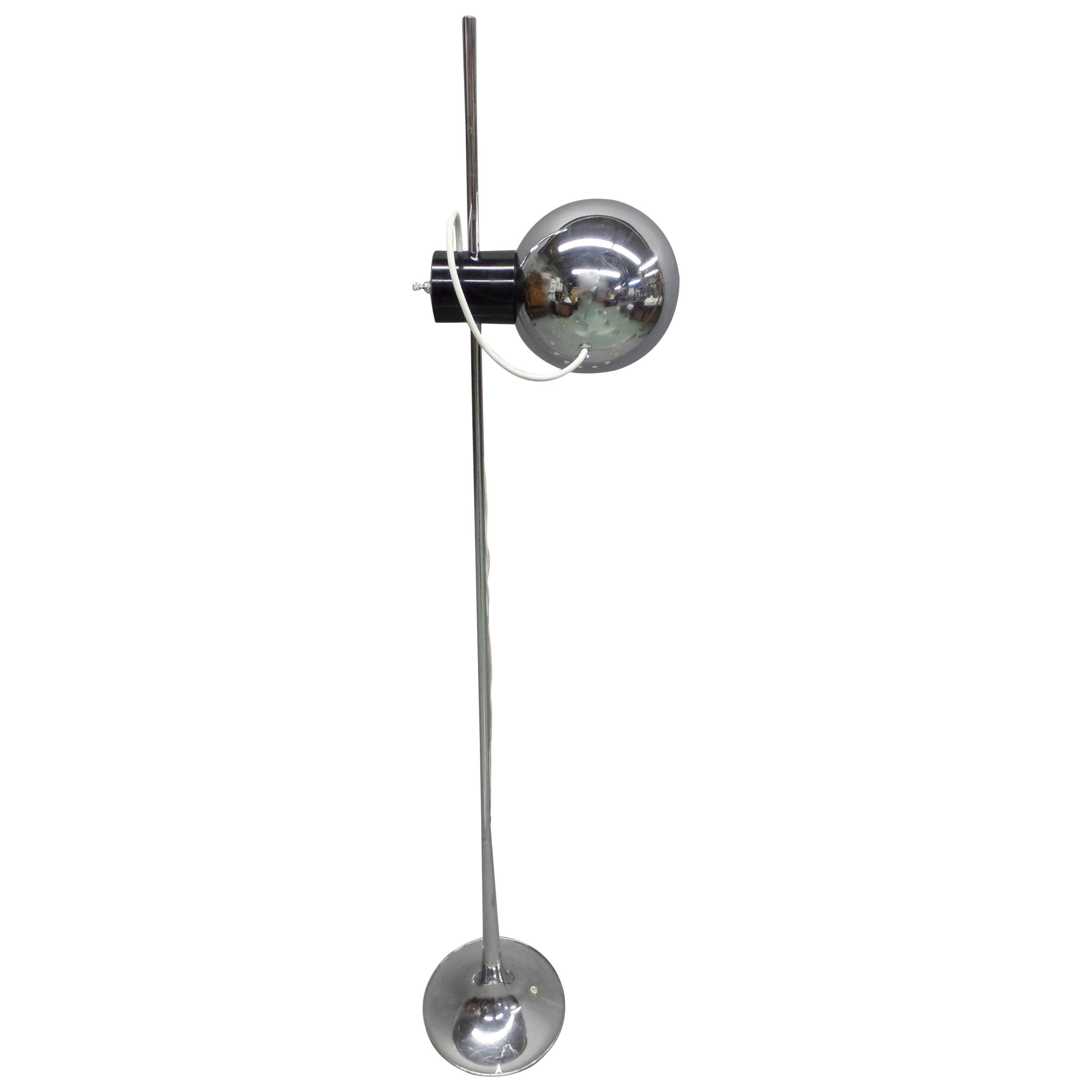 Italian Mid-Century Modern Adjustable and Articulated Floor Lamp by Reggiani