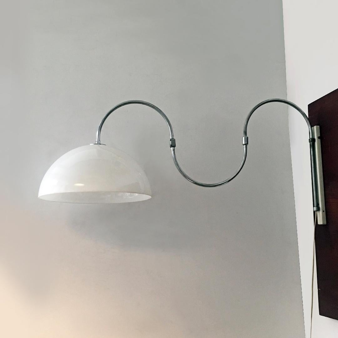 Italian Mid-Century Modern Adjustable Chromed Steel Wall Lamp, 1970s In Good Condition In MIlano, IT