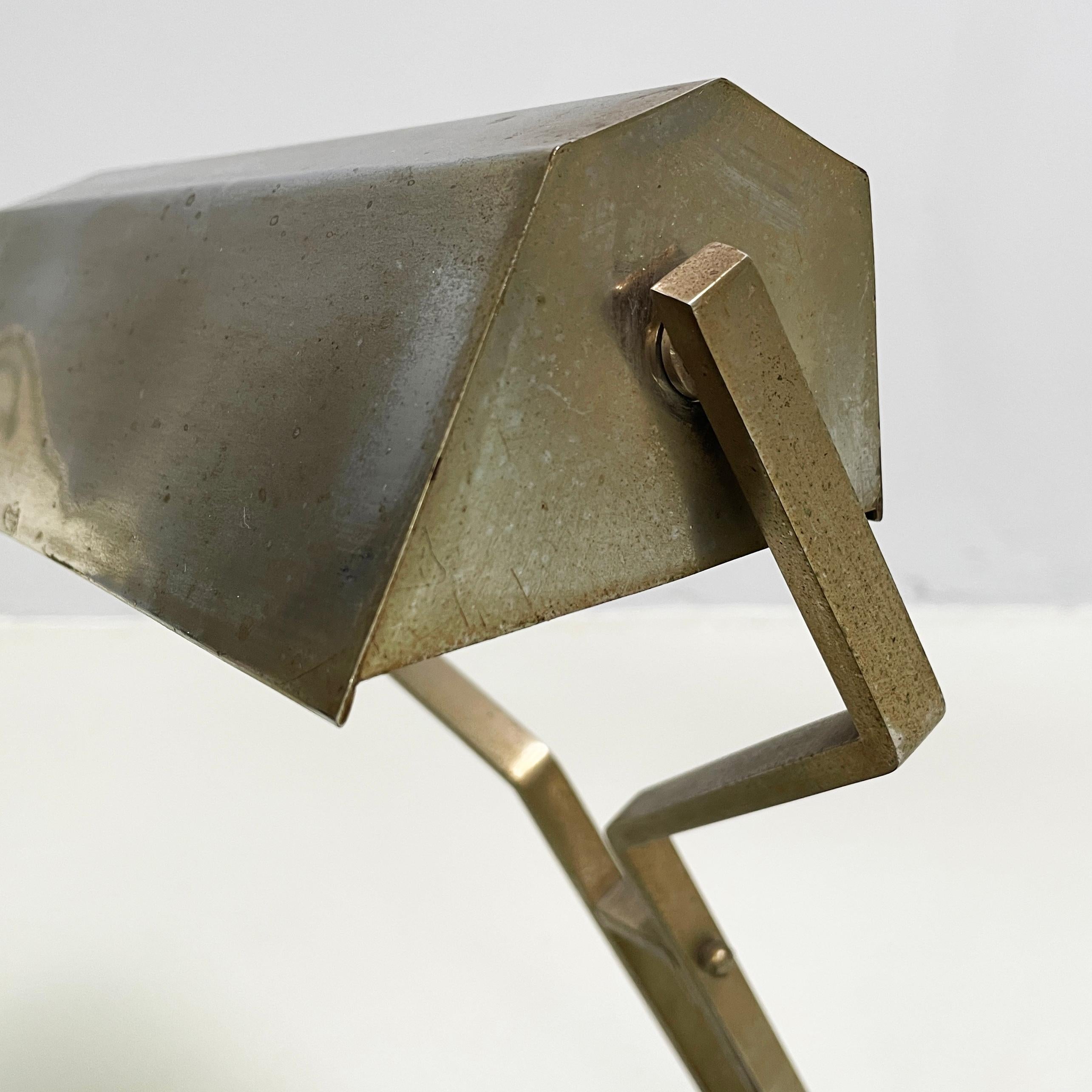 Lampada da scrivania o da tavolo regolabile in metallo marrone, anni '30. in vendita 4