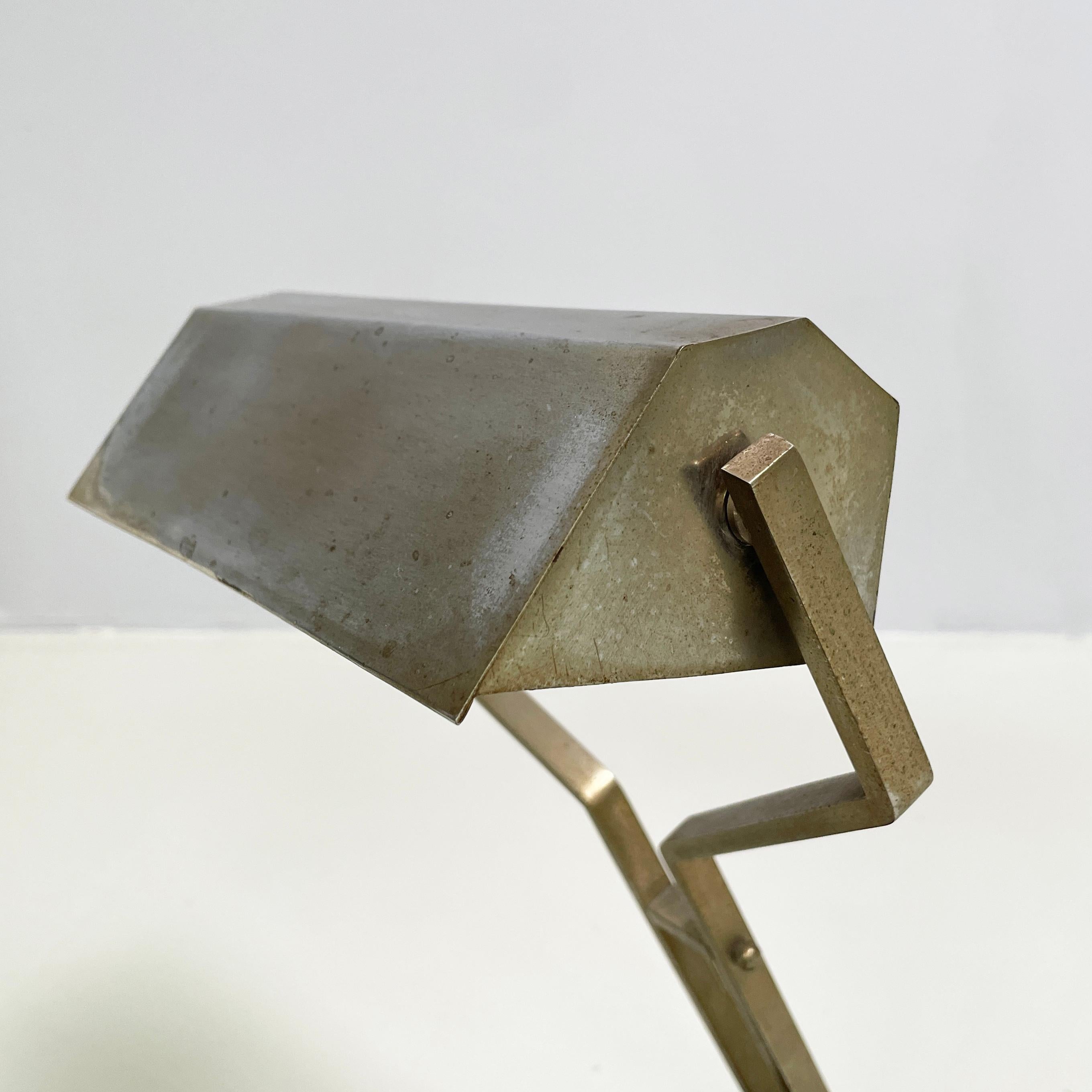 Lampada da scrivania o da tavolo regolabile in metallo marrone, anni '30. in vendita 2