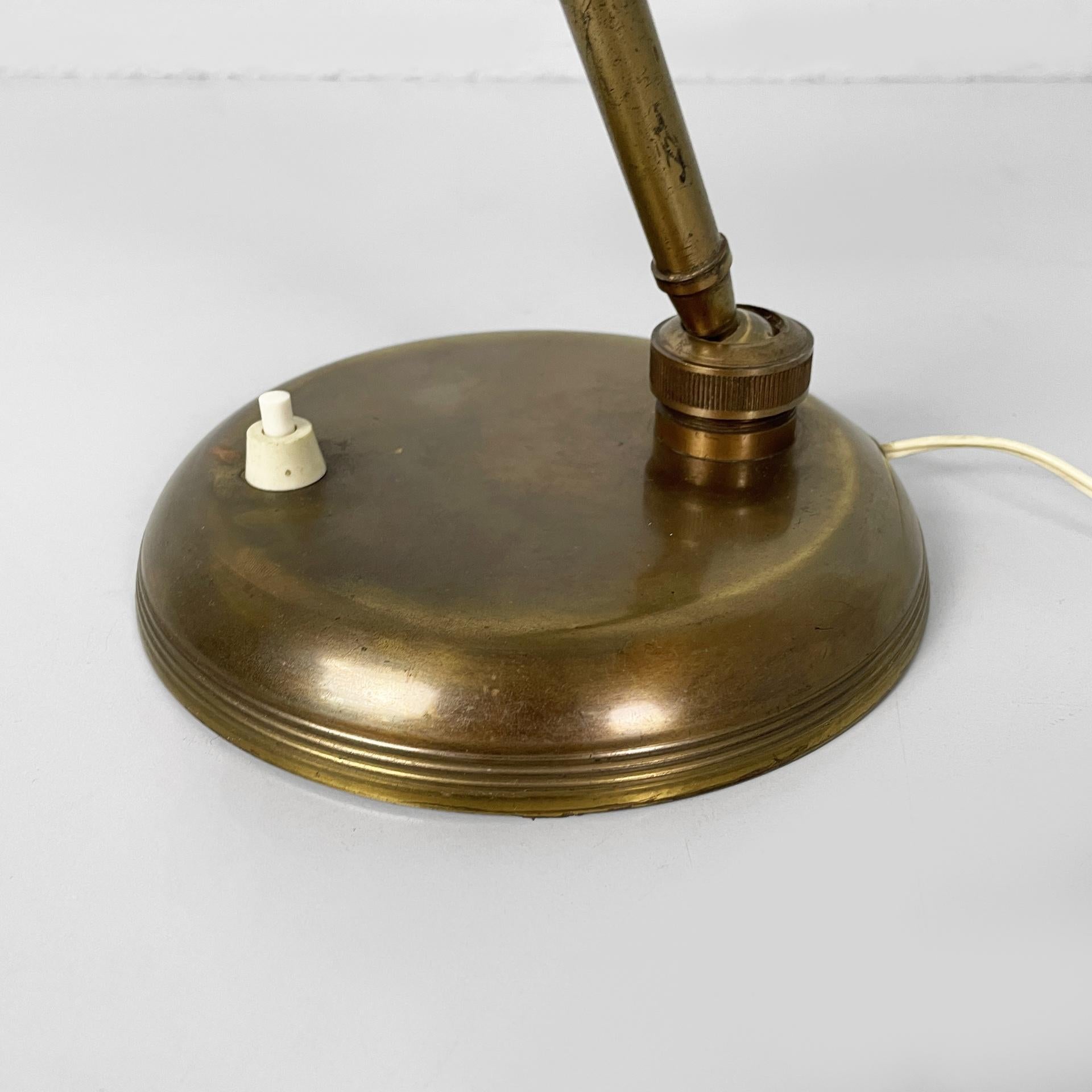 Italienische verstellbare Tischlampe aus Messing aus der Mitte des Jahrhunderts, 1950er Jahre im Angebot 8