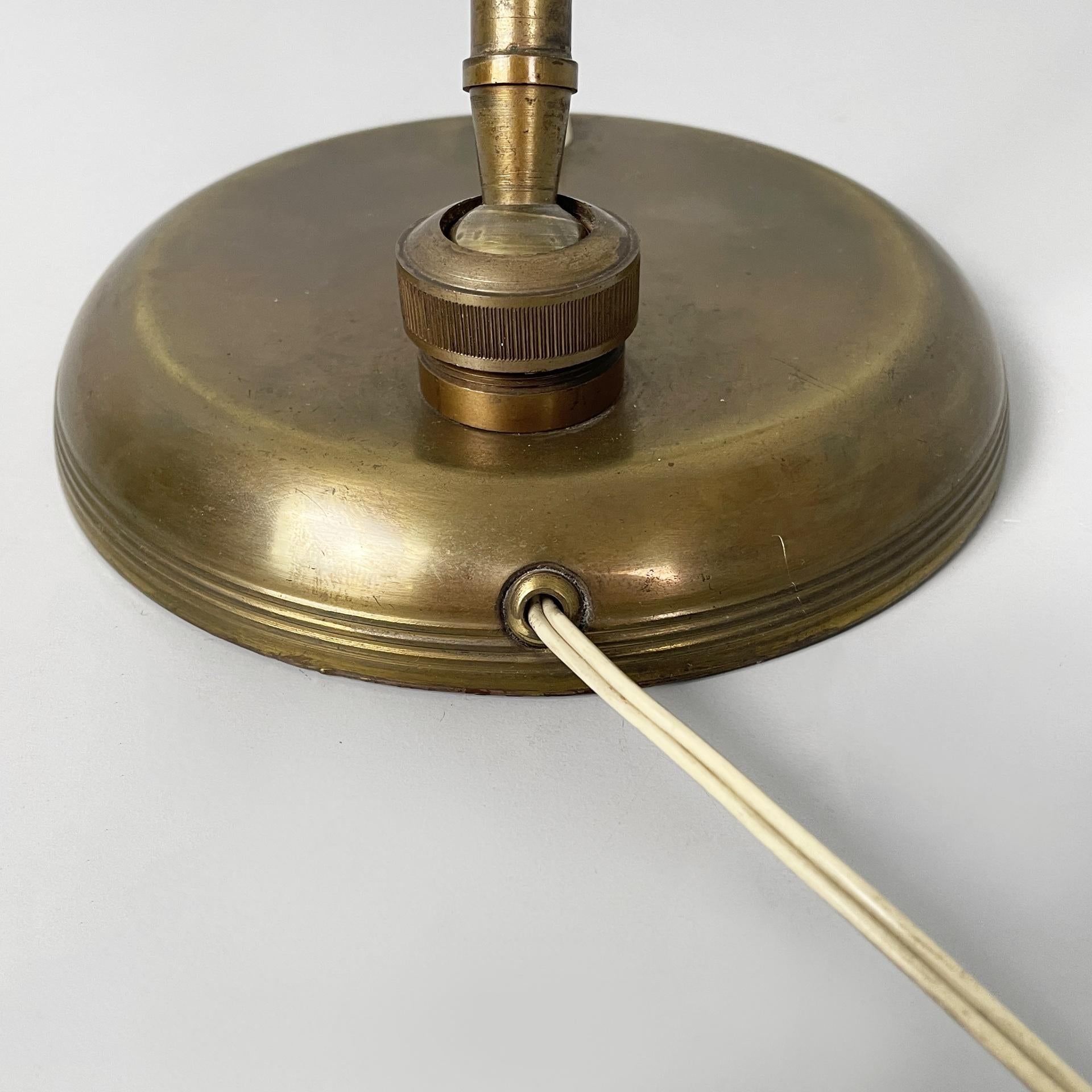 Italienische verstellbare Tischlampe aus Messing aus der Mitte des Jahrhunderts, 1950er Jahre im Angebot 9