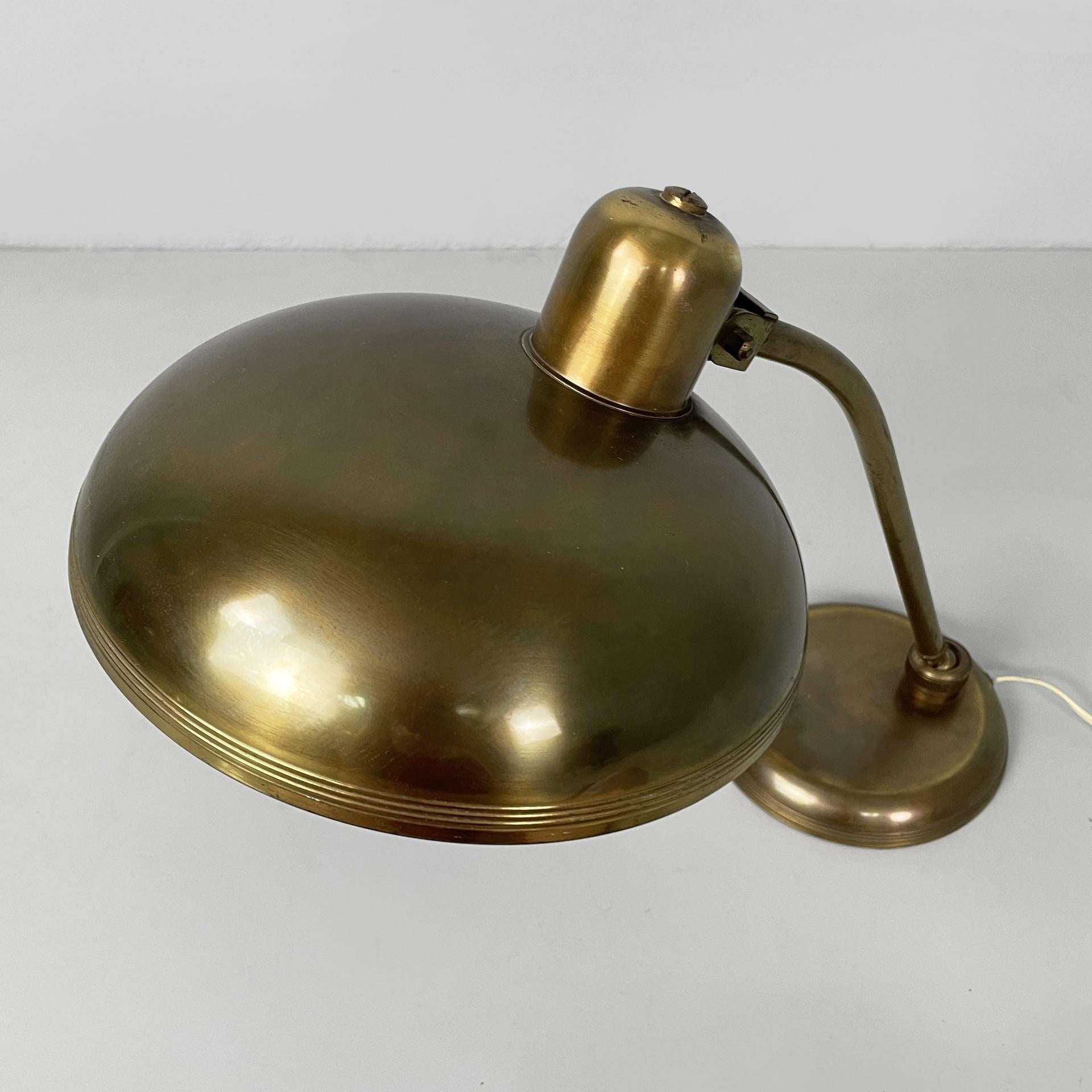 Italienische verstellbare Tischlampe aus Messing aus der Mitte des Jahrhunderts, 1950er Jahre im Angebot 3