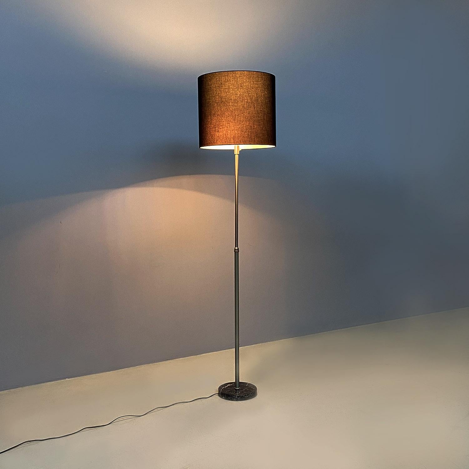 Lampada da terra telescopica regolabile italiana di metà secolo moderno con base in marmo, anni '60 in vendita 3