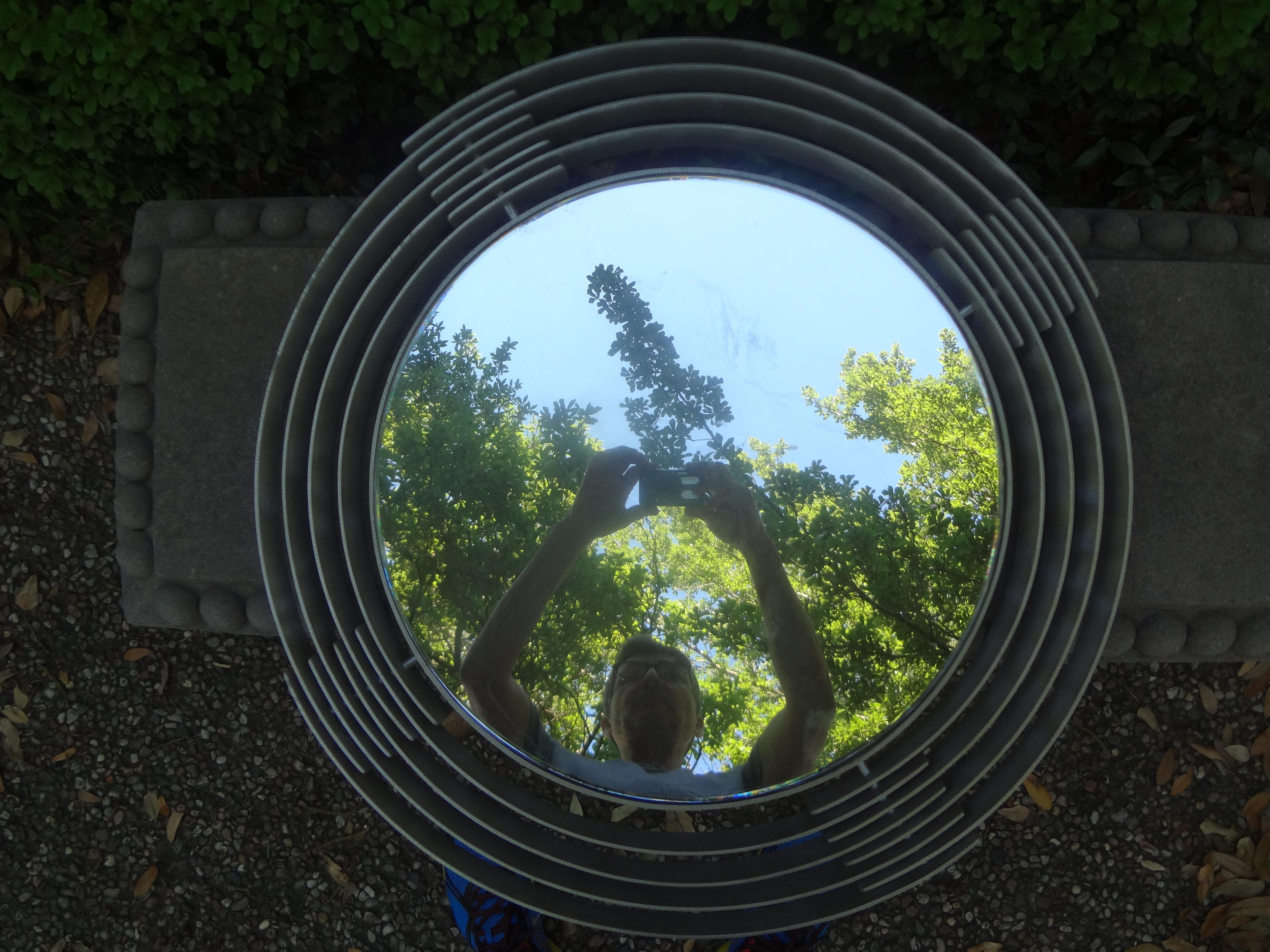 Italian Modern aluminum mirror by Paolo Rizzato.
Stunning Italian Mid-Century Modern circular aluminum mirror from Milan, stamped Rizzato. This great Italian Postmodern round mirror.
is a very simple, yet interesting design. Paolo Rizzato is an