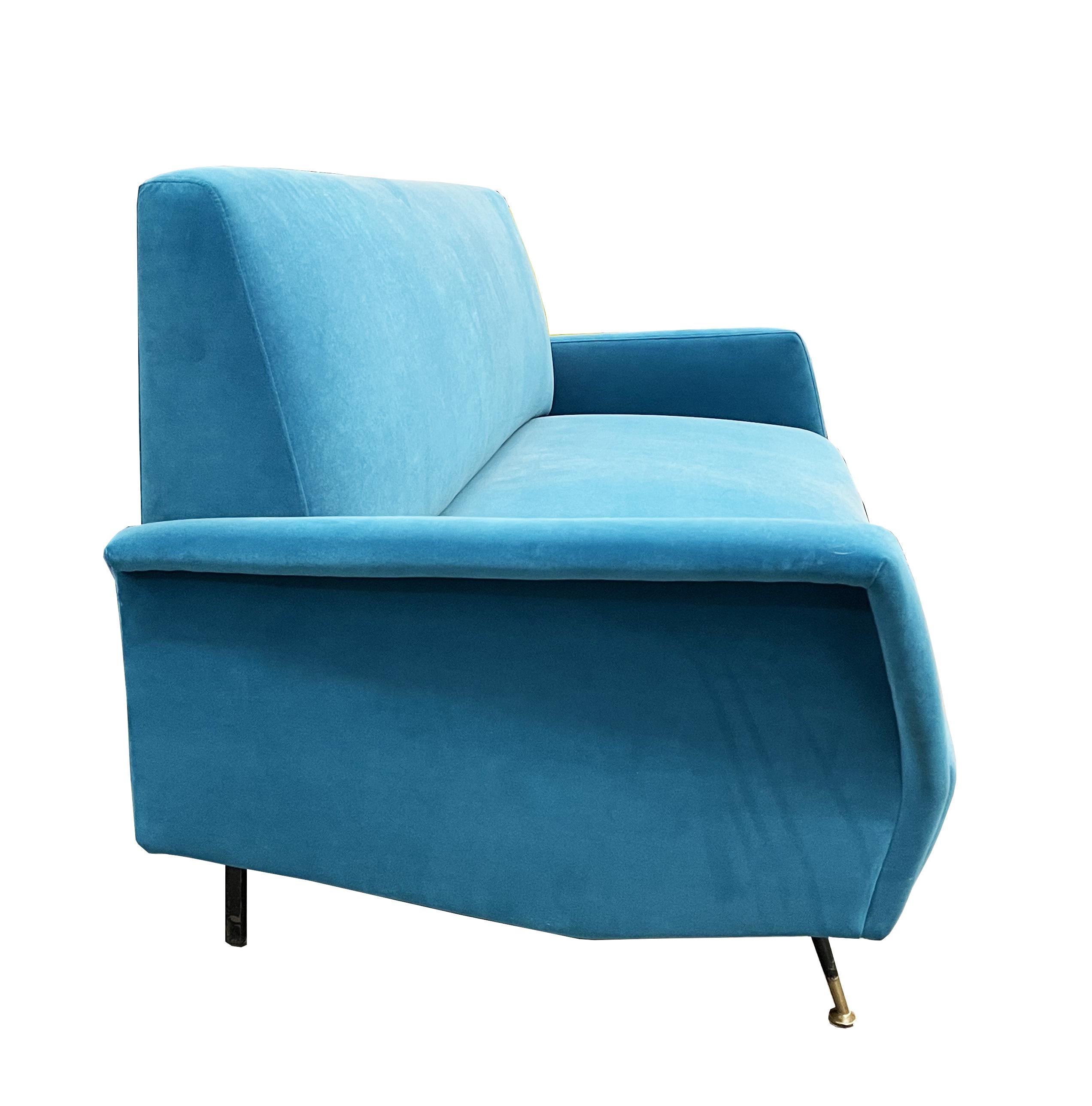 Italian Mid-Century Modern Aqua Velvet Sofa in the Style of Gio Ponti In Good Condition For Sale In New York, NY