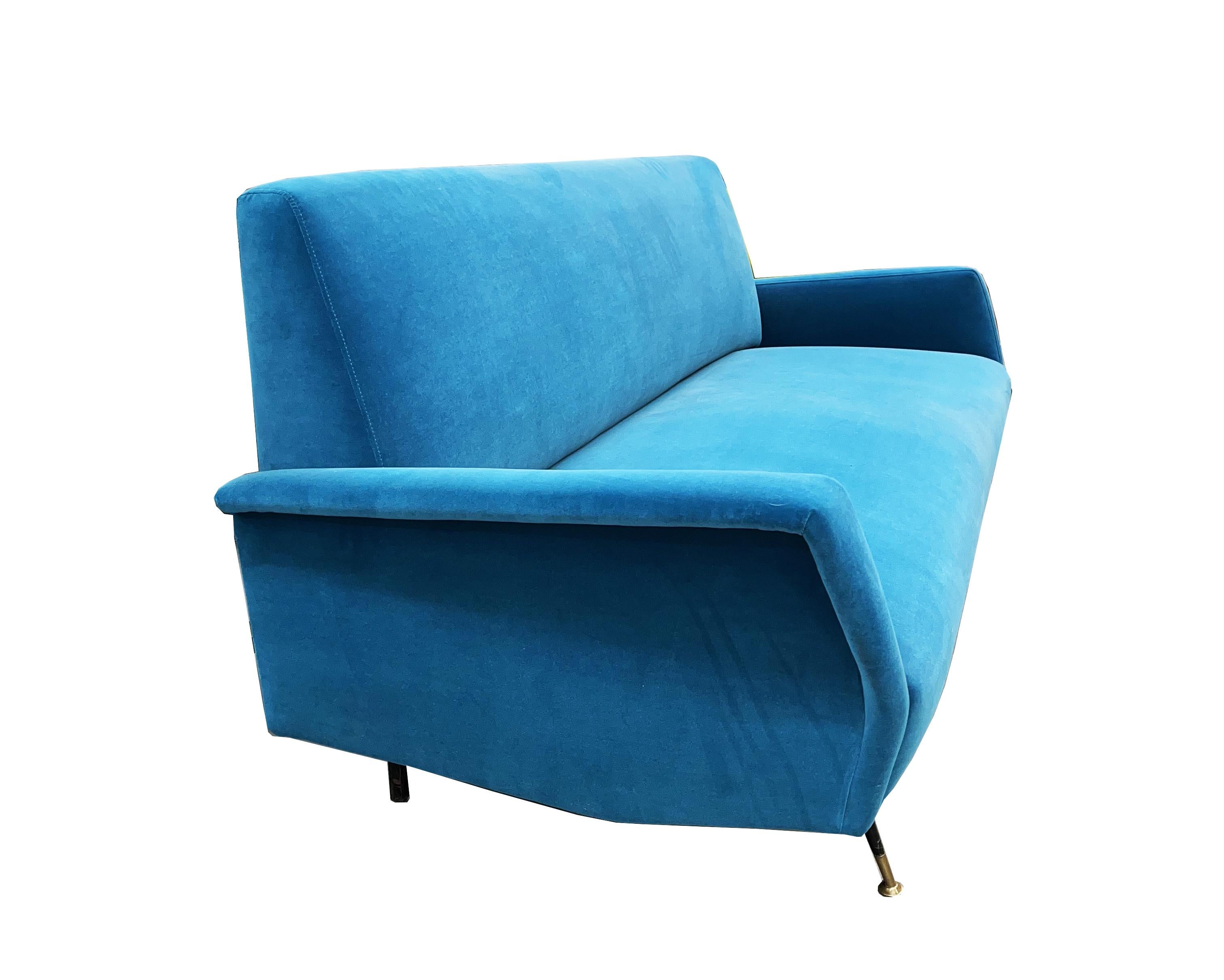 Italian Mid-Century Modern Aqua Velvet Sofa in the Style of Gio Ponti For Sale 2