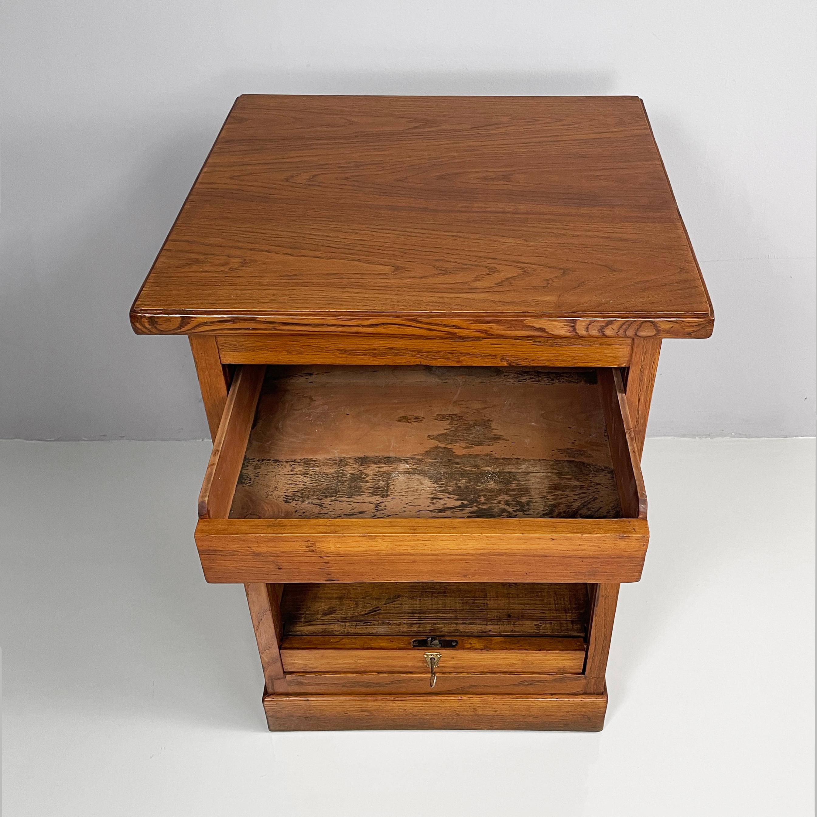 Italian mid-century modern archive cabinet with shutter opening in wood, 1940s In Good Condition For Sale In MIlano, IT