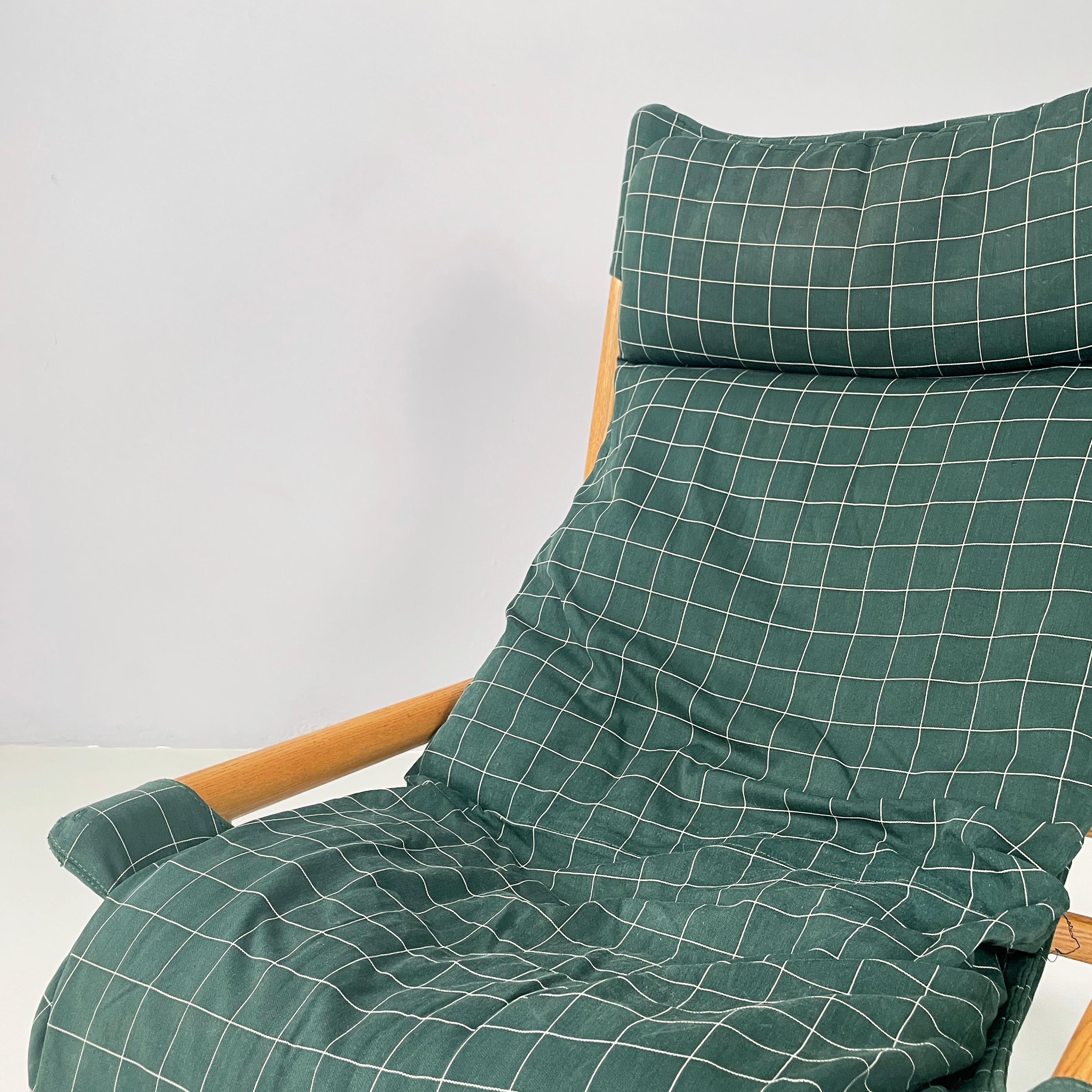 Italienischer moderner Sessel Carmina aus der Mitte des Jahrhunderts von Carlo Santi für Arflex, 1970er Jahre (Stoff) im Angebot