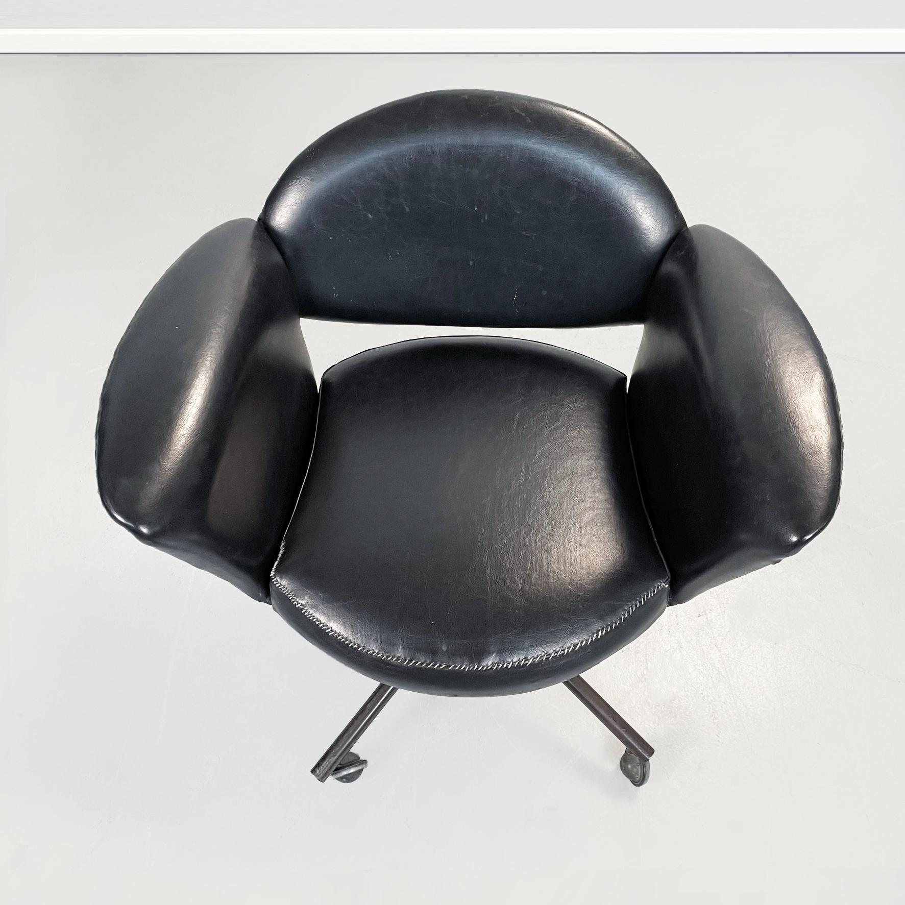 Italian Mid-Century Modern Armchair in Black Leather and Black Metal, 1970s For Sale 1