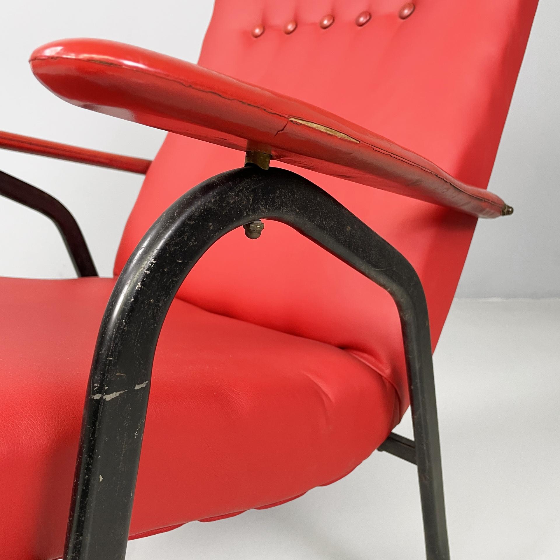 Italian mid-century modern armchair in red sky and black metal, 1960s For Sale 4