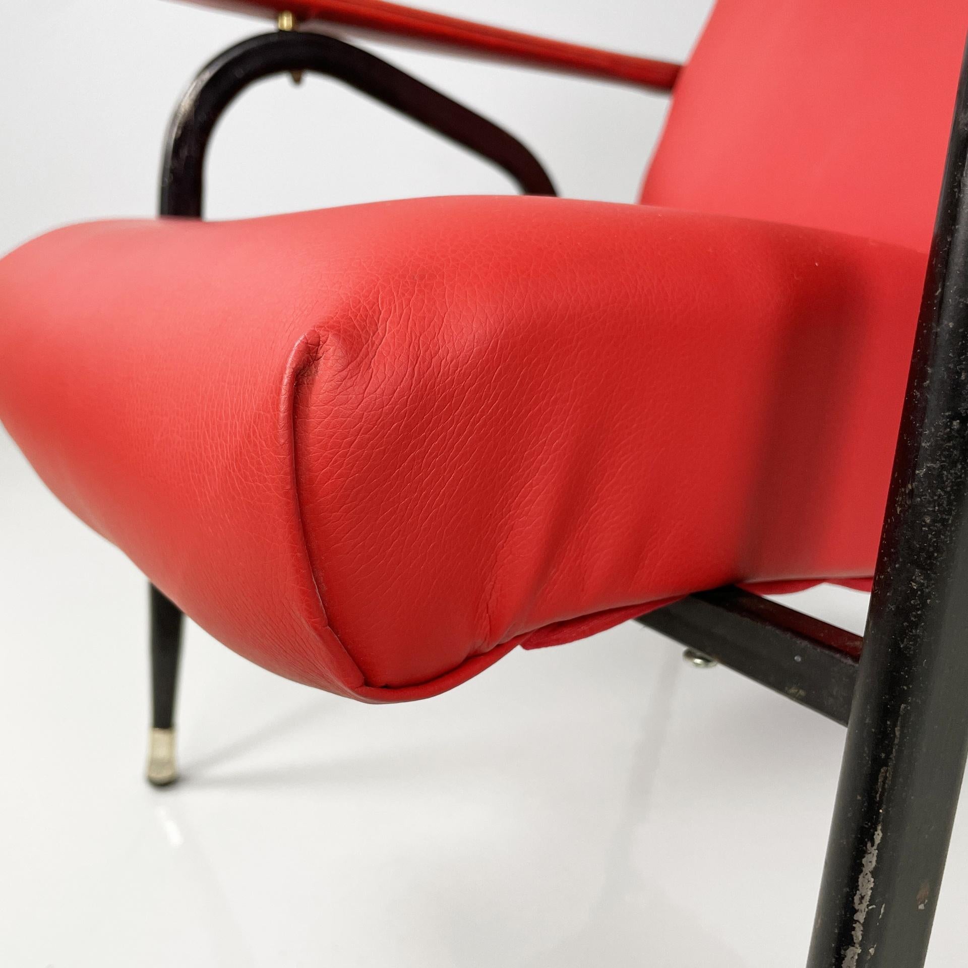 Italian mid-century modern armchair in red sky and black metal, 1960s For Sale 5