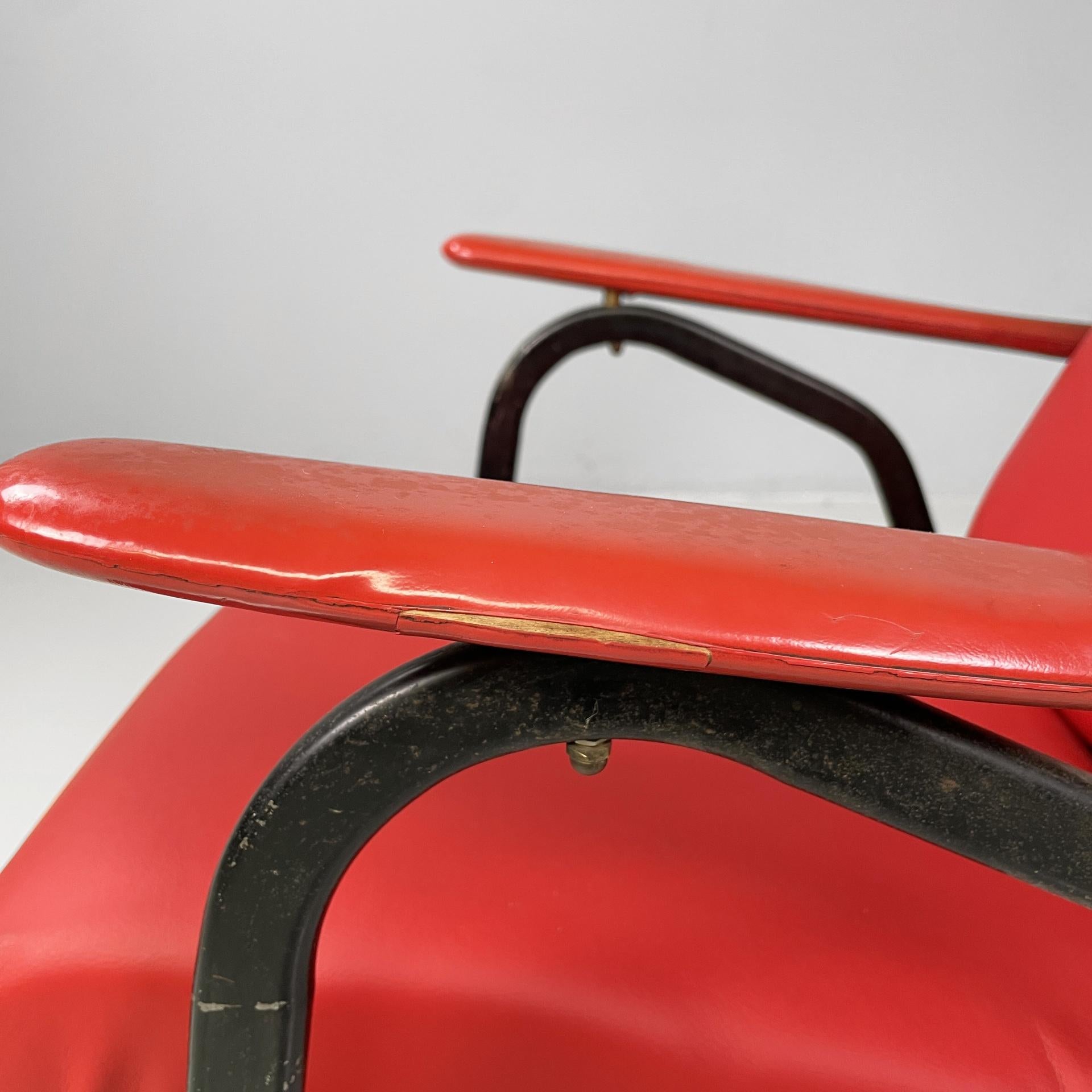 Italian mid-century modern armchair in red sky and black metal, 1960s For Sale 6