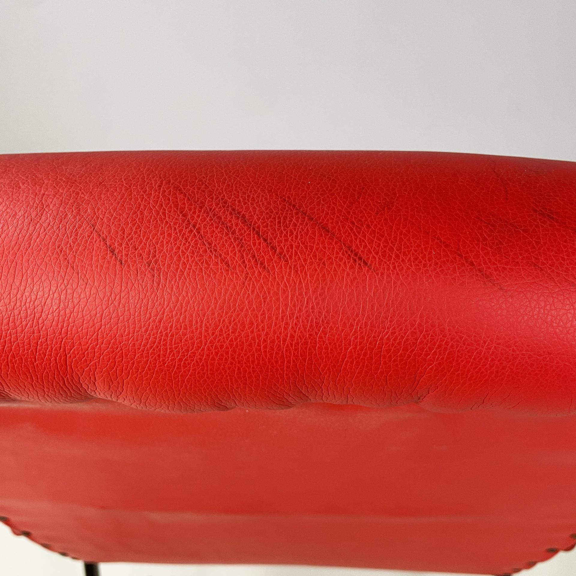 Italian mid-century modern armchair in red sky and black metal, 1960s For Sale 9