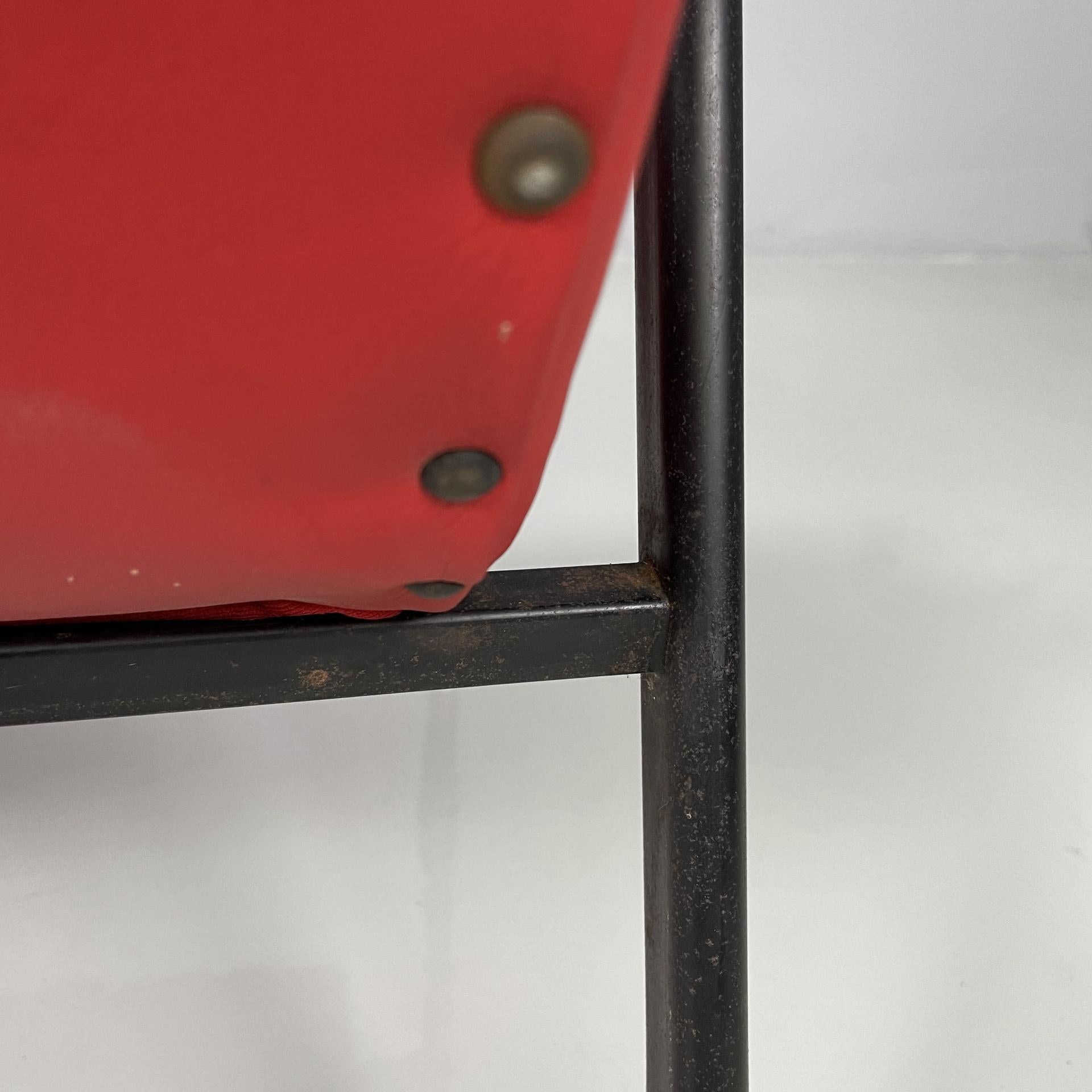 Italian mid-century modern armchair in red sky and black metal, 1960s For Sale 12