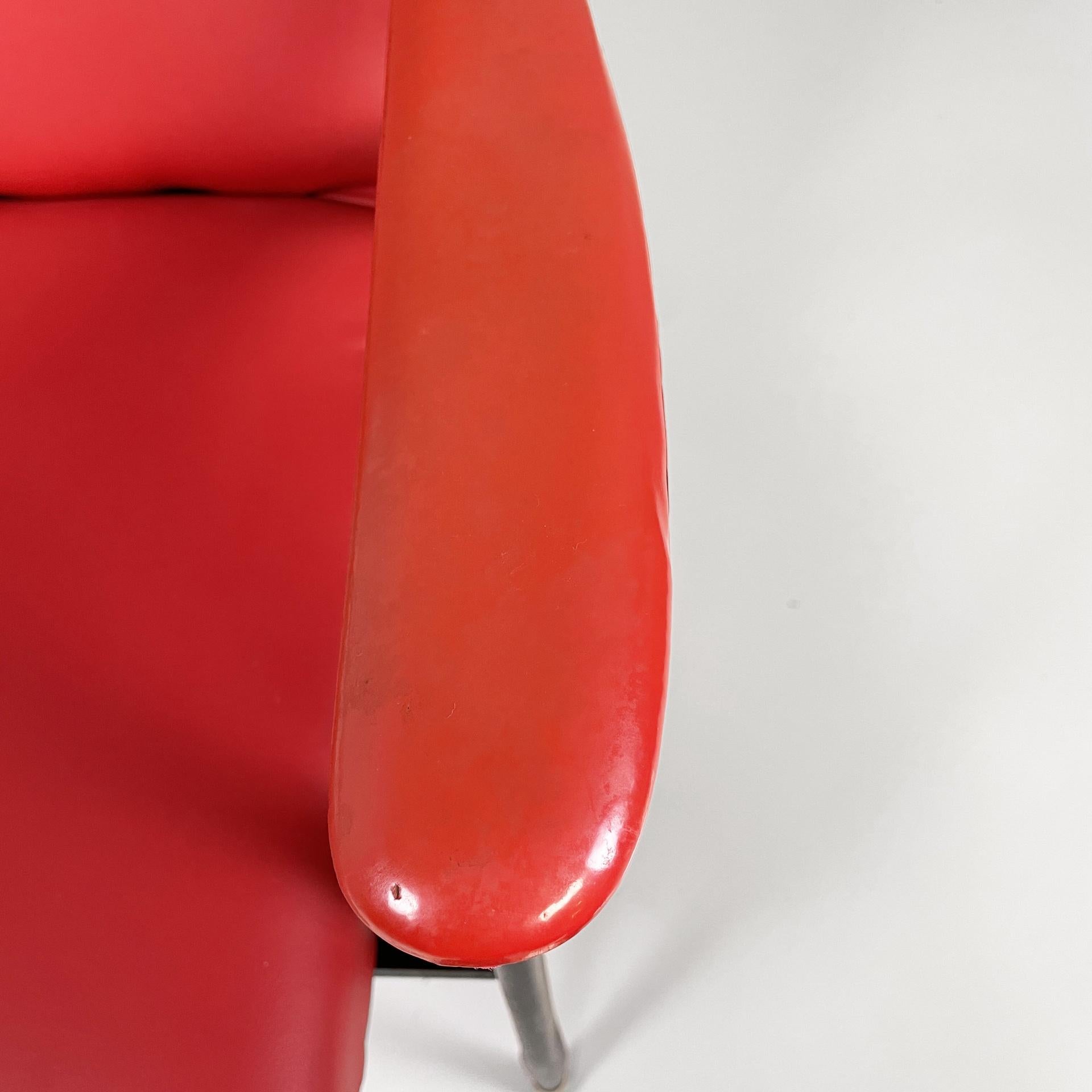 Italian mid-century modern armchair in red sky and black metal, 1960s For Sale 3