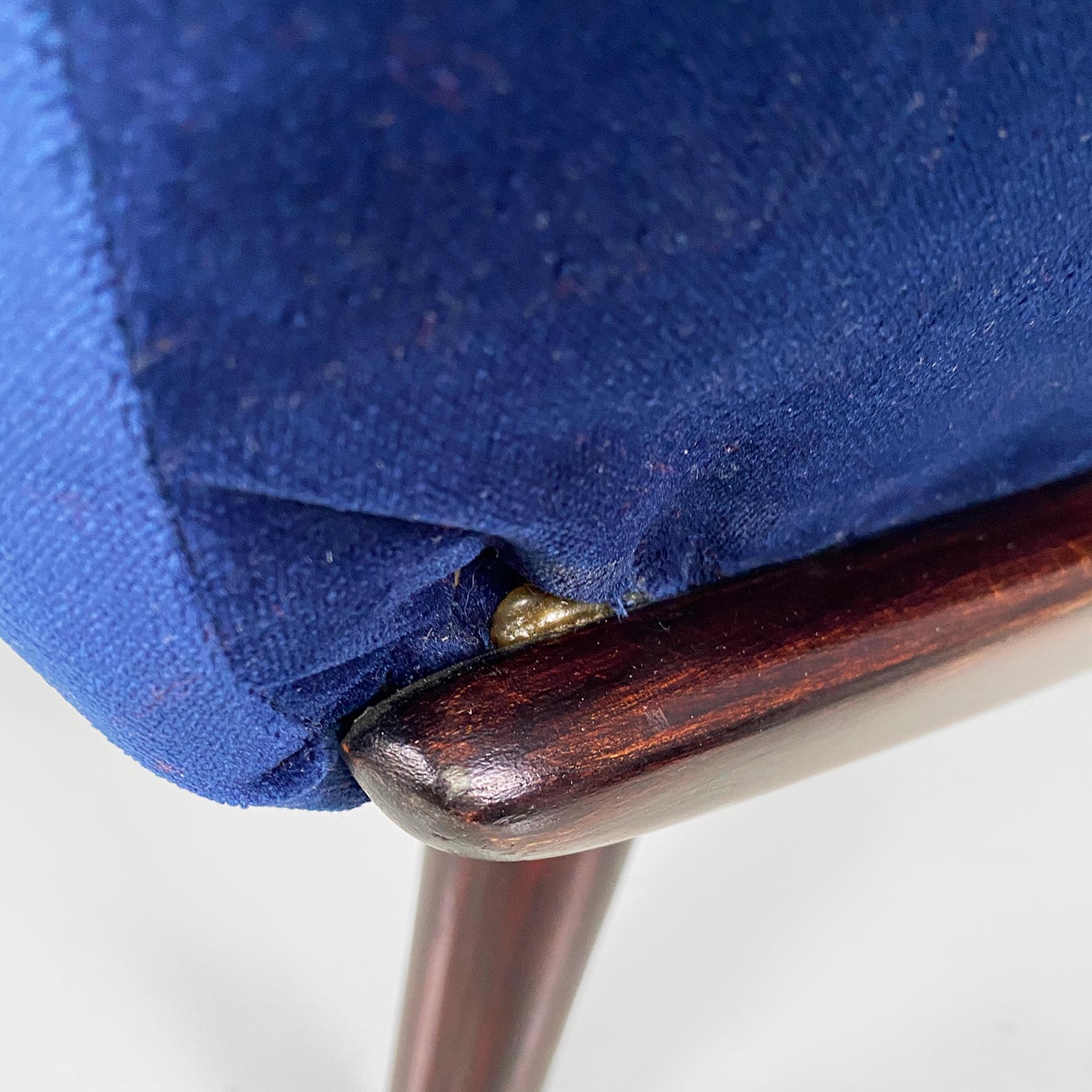 Sillones modernos italianos de mediados de siglo en madera y terciopelo azul, años 60 en venta 9