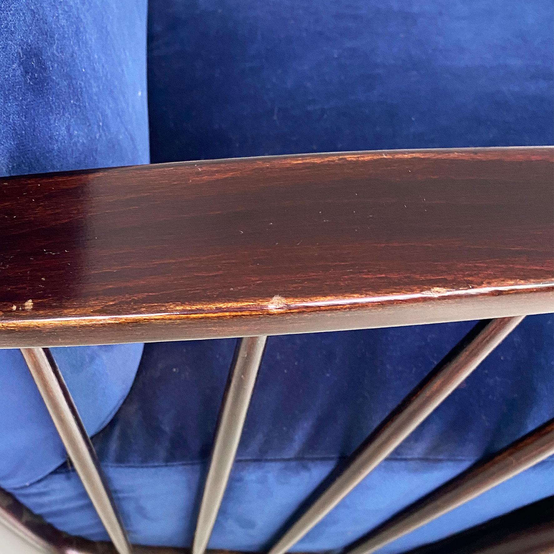 Sillones modernos italianos de mediados de siglo en madera y terciopelo azul, años 60 Terciopelo en venta