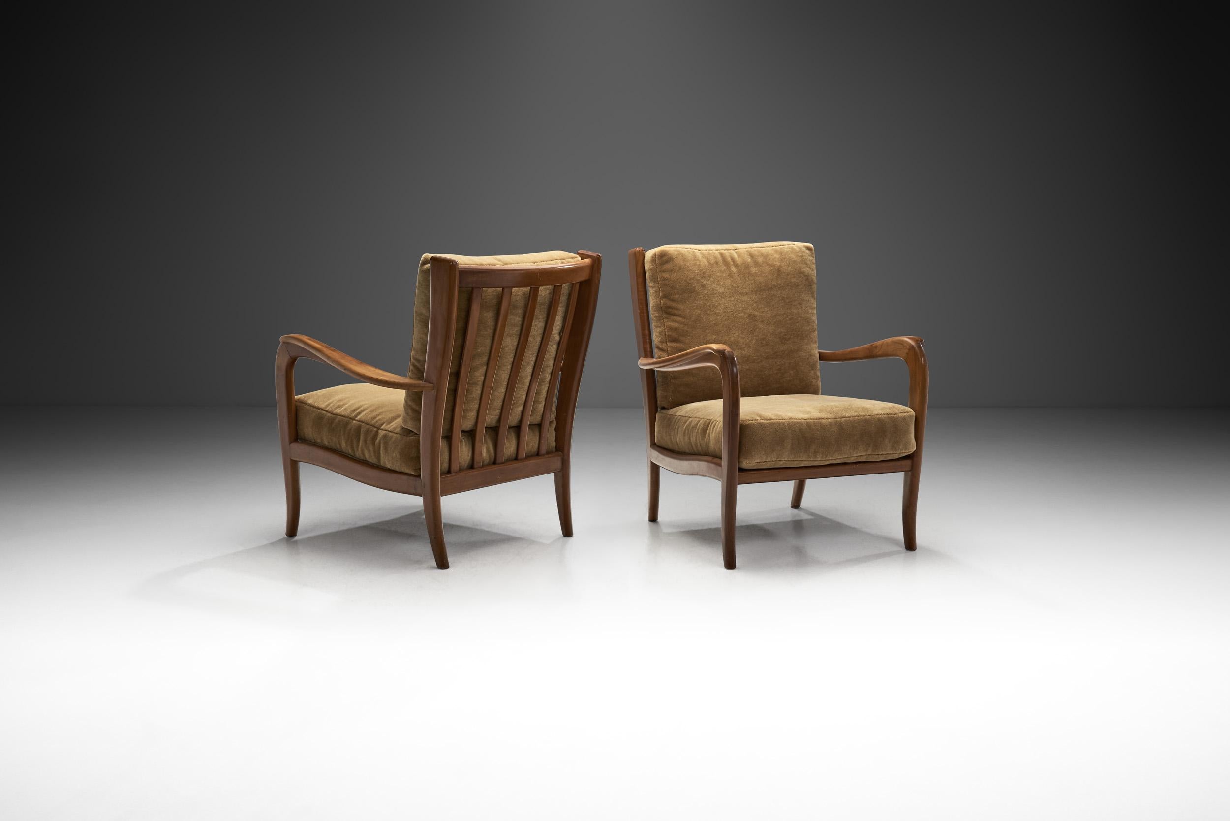Though most mid-century Italian designers may not have the same name recognition as some of their Scandinavian and American counterparts in the mass market, they were integral in developing a modern aesthetic in Europe.

The design of this pair is