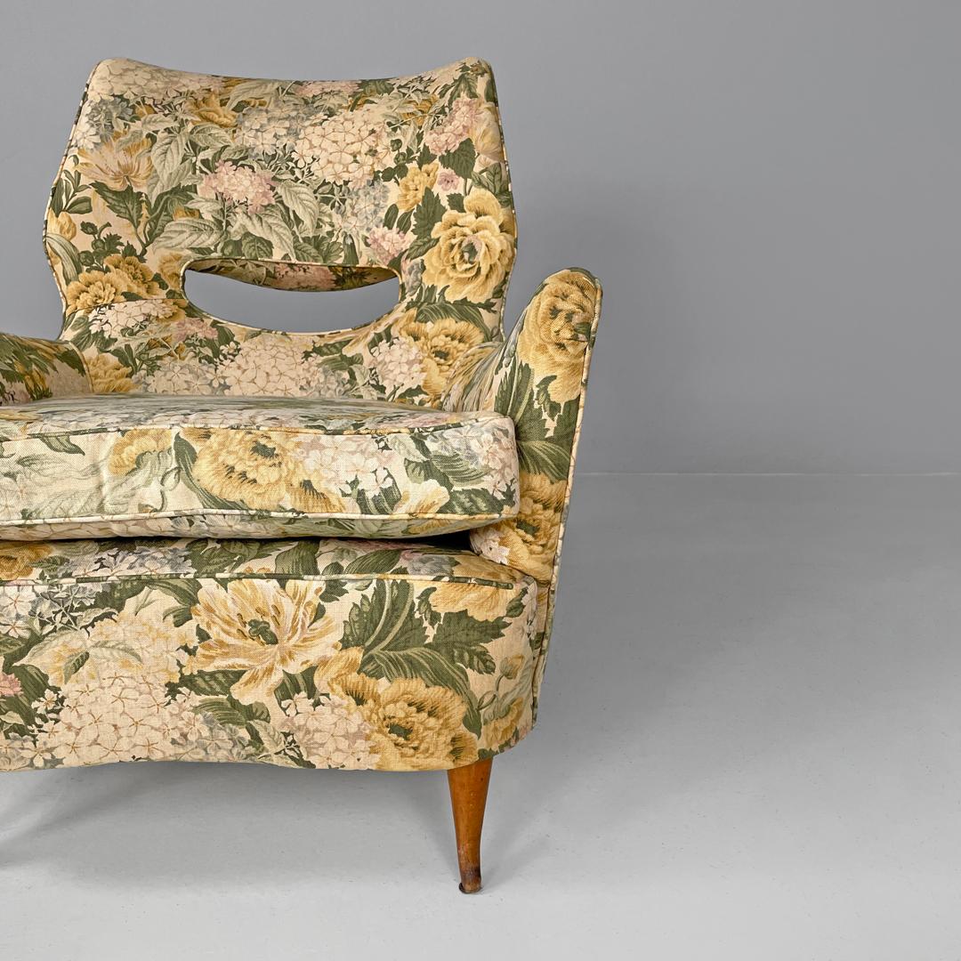 Italian mid-century modern armchairs with yellow floral pattern fabric, 1960s For Sale 2