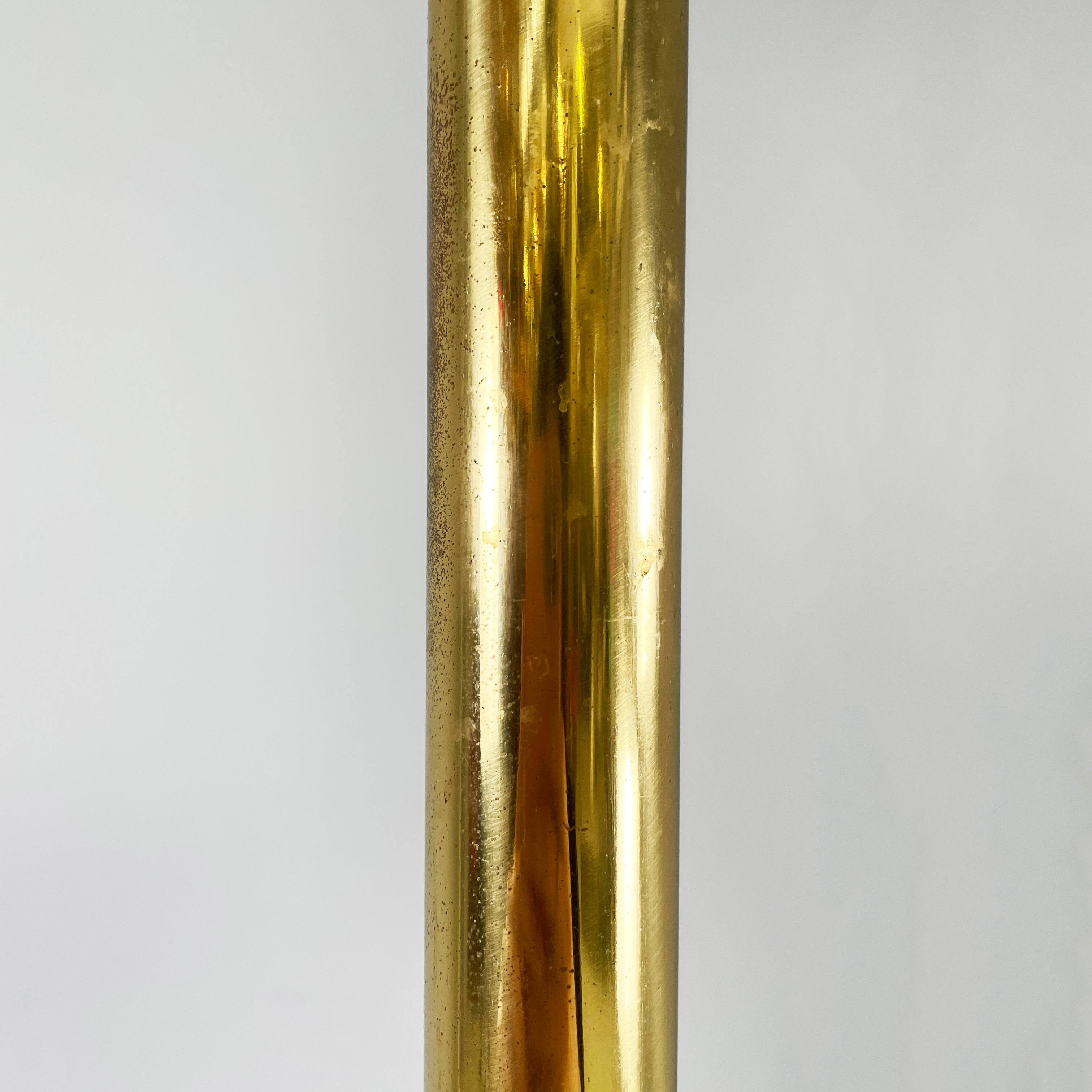 Italian mid-century modern art deco Floor lamp in brass, 1940s For Sale 7