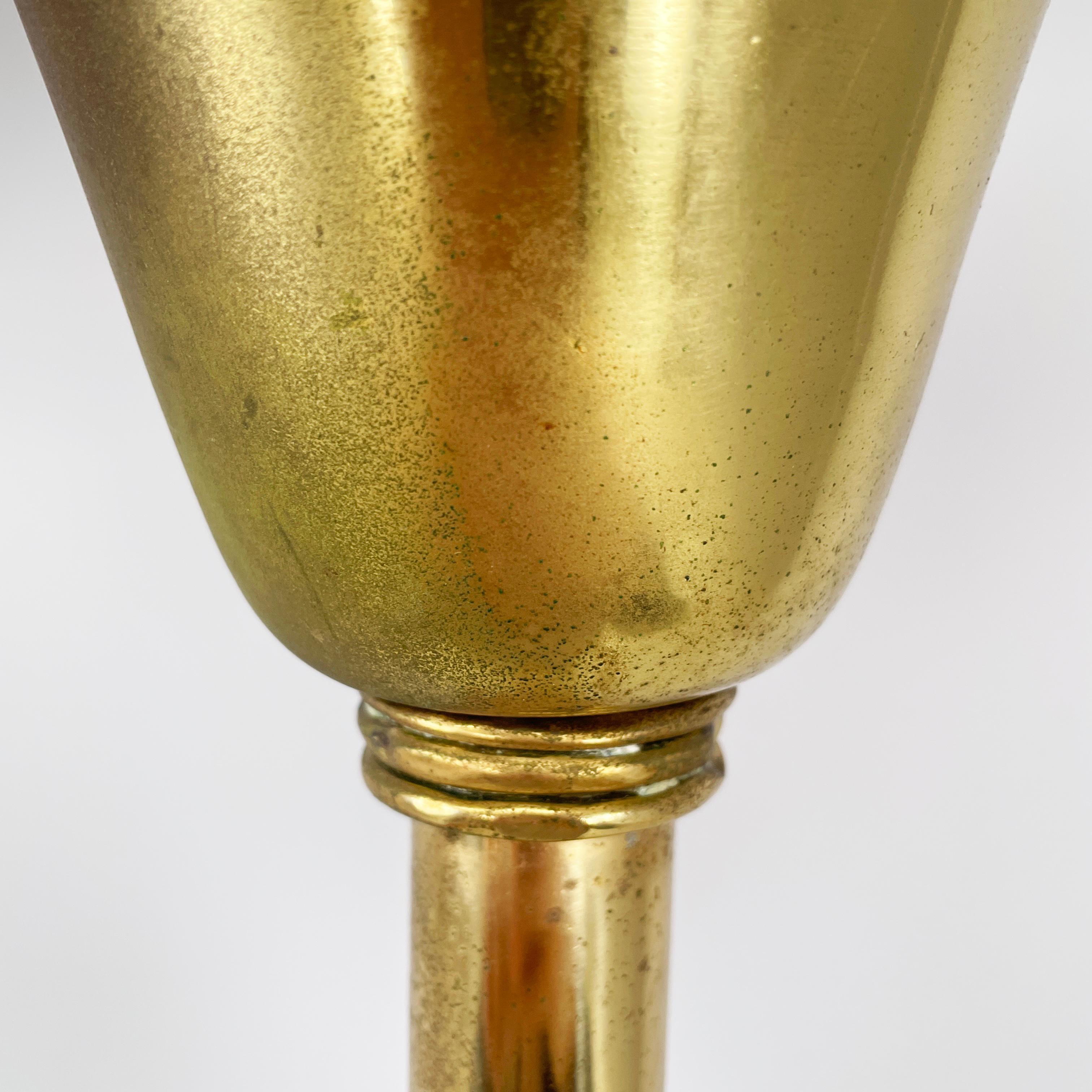 Italian mid-century modern art deco Floor lamp in brass, 1940s For Sale 3