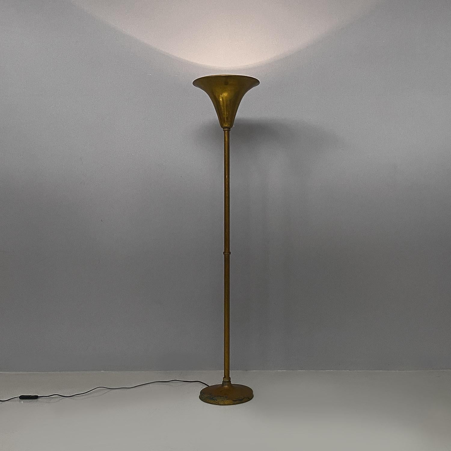 Lampada da terra italiana di metà secolo, stile art déco, interamente in ottone, anni '40 in vendita 7