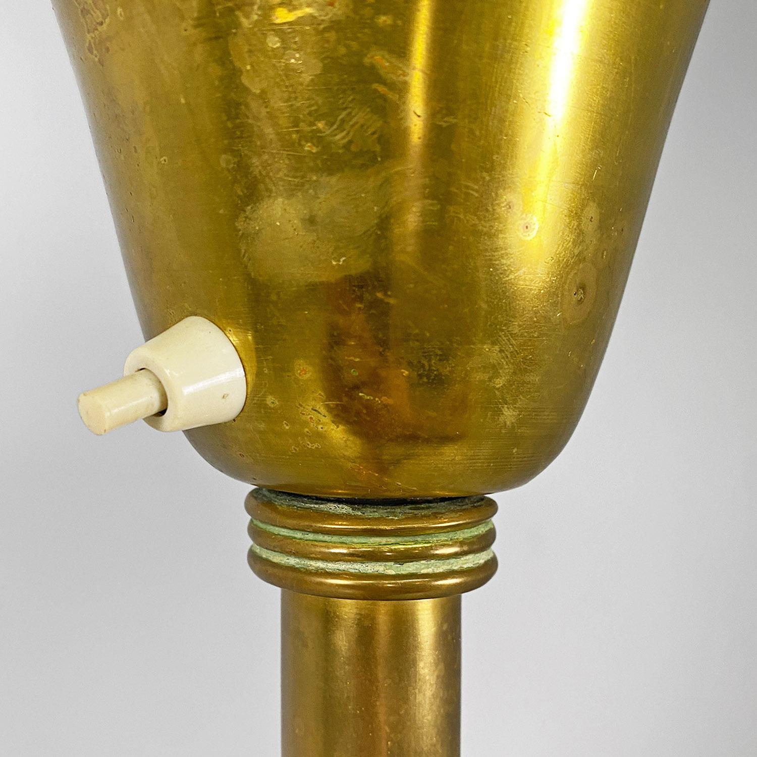 Lampada da terra italiana di metà secolo, stile art déco, interamente in ottone, anni '40 in vendita 1