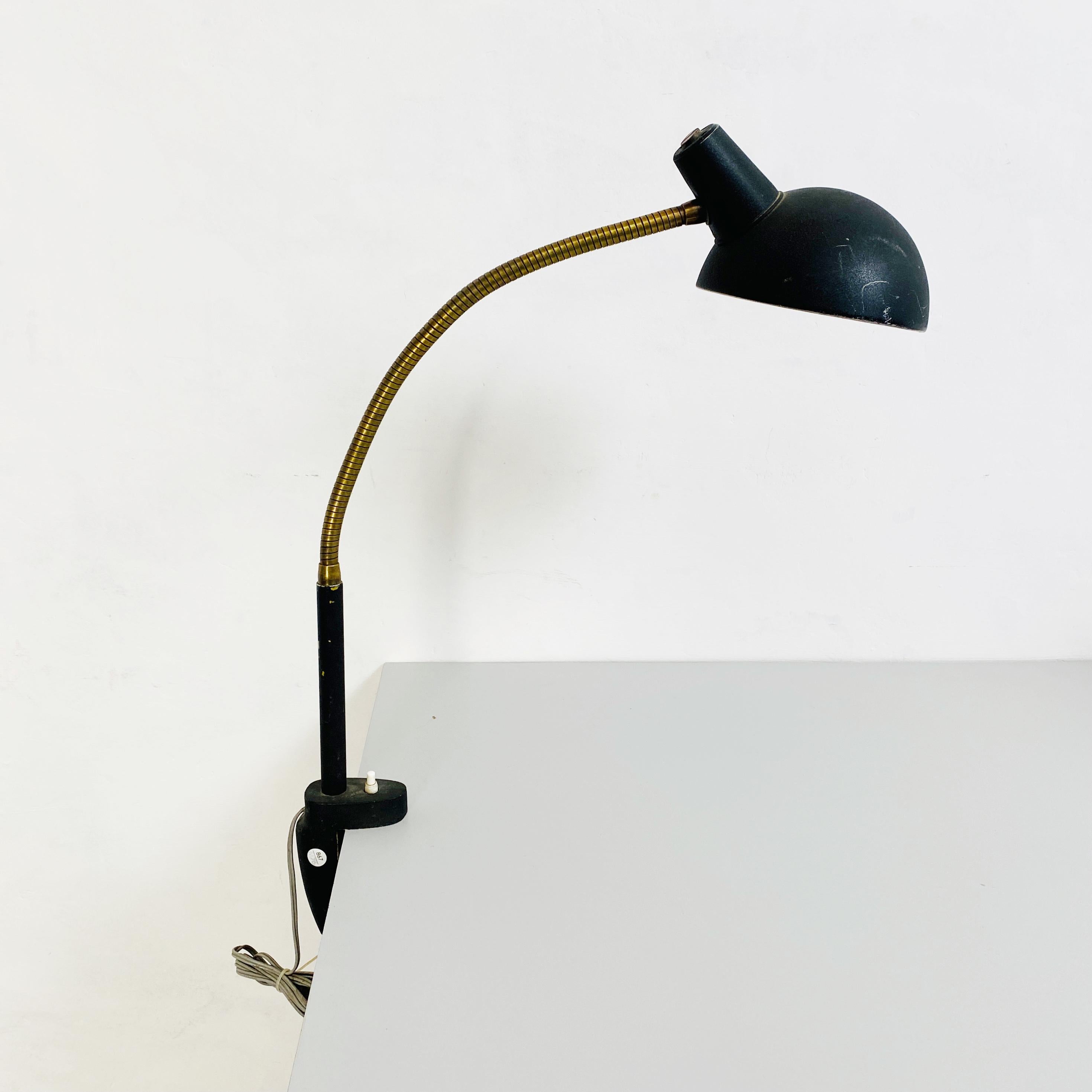 Italian Mid-Century Modern Articulated Table Lamp with Clamp-on, 1970s In Good Condition For Sale In MIlano, IT