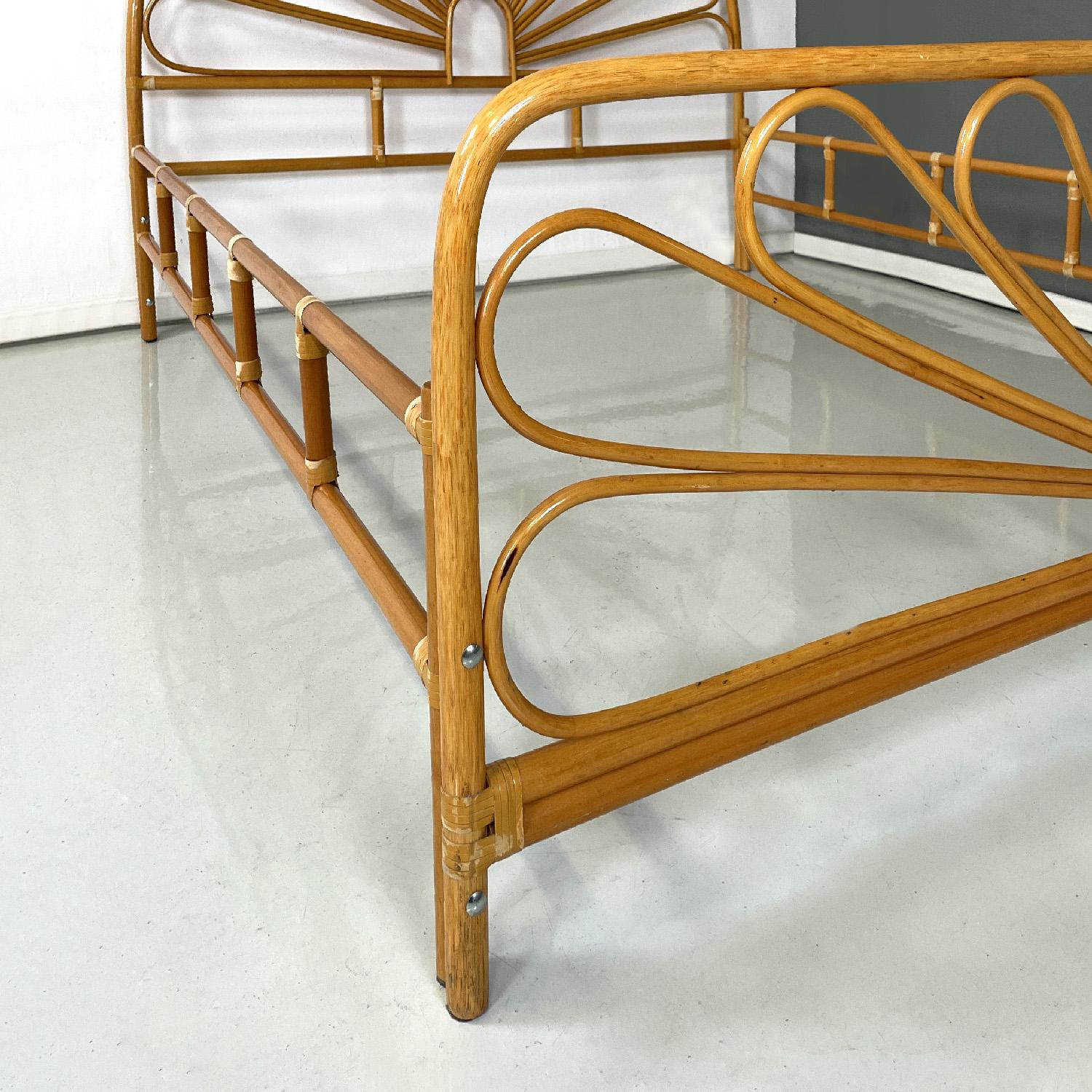 Italian mid-century modern bamboo double bed with decorations, 1950s For Sale 7