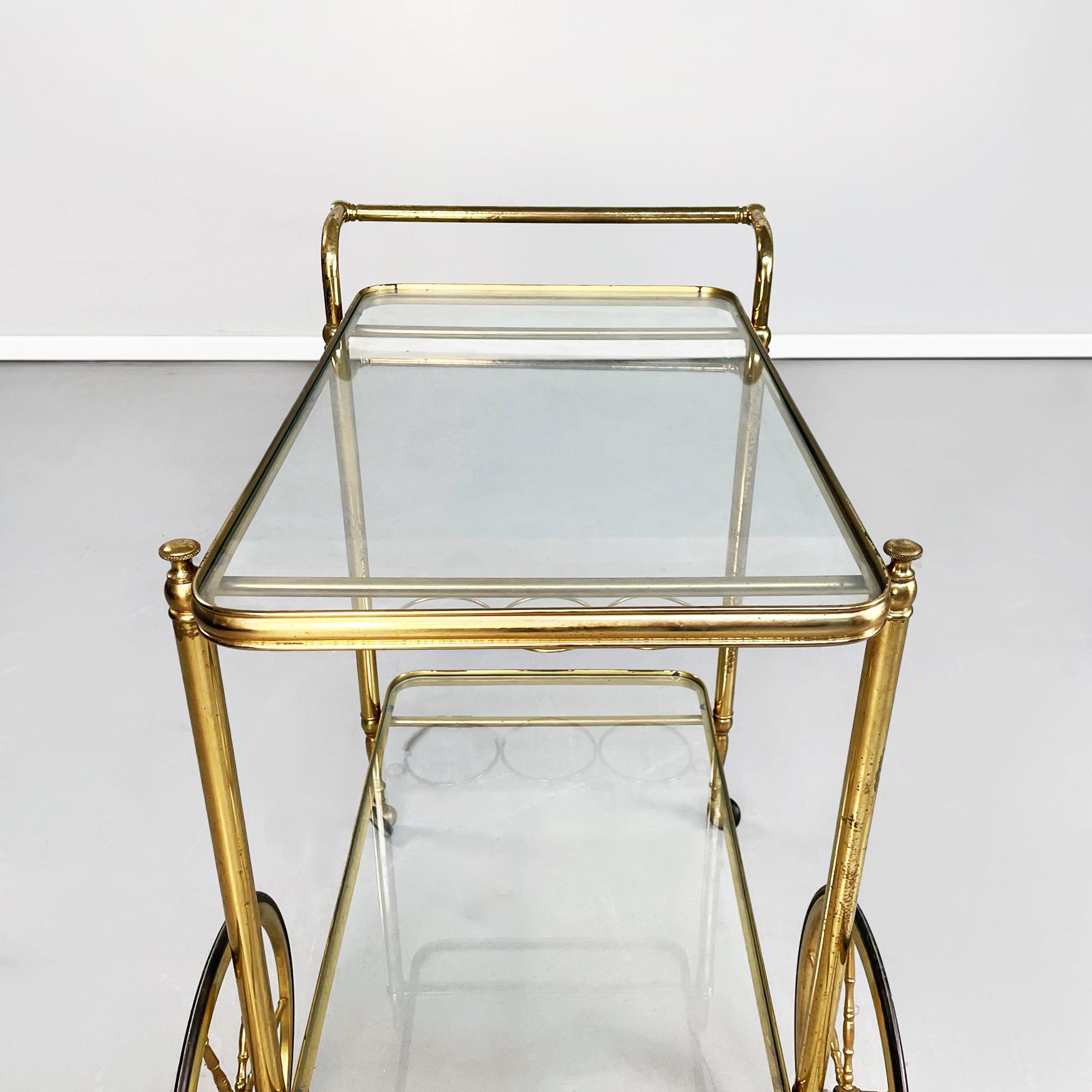 Italian Mid-Century Modern Bar Cart in Brass and Glass, 1950s In Good Condition For Sale In MIlano, IT
