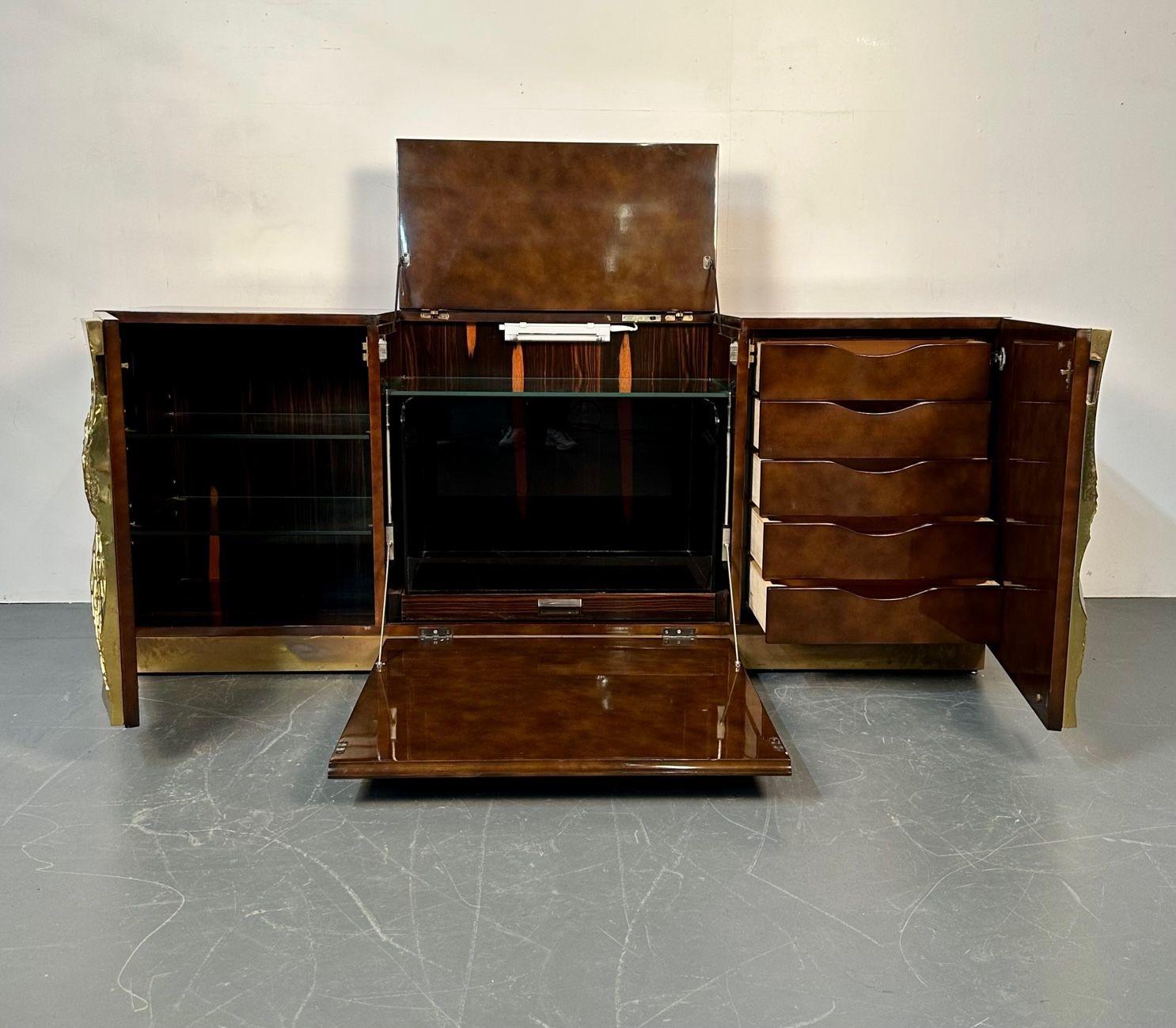 Italian Mid-Century Modern Bar / Entertainment Cabinet, Aldo Tura Style, Lacquer For Sale 6