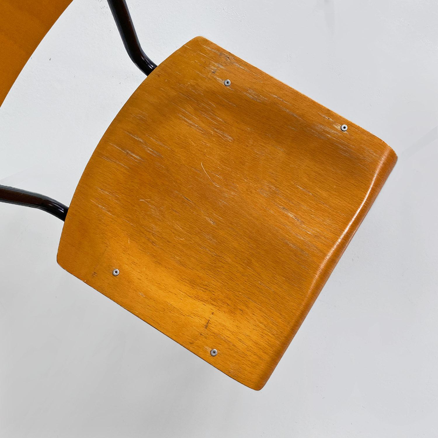 Chaises d'écolier italiennes mid-century modern en hêtre et métal tubolaire noir, années 1960. en vente 3
