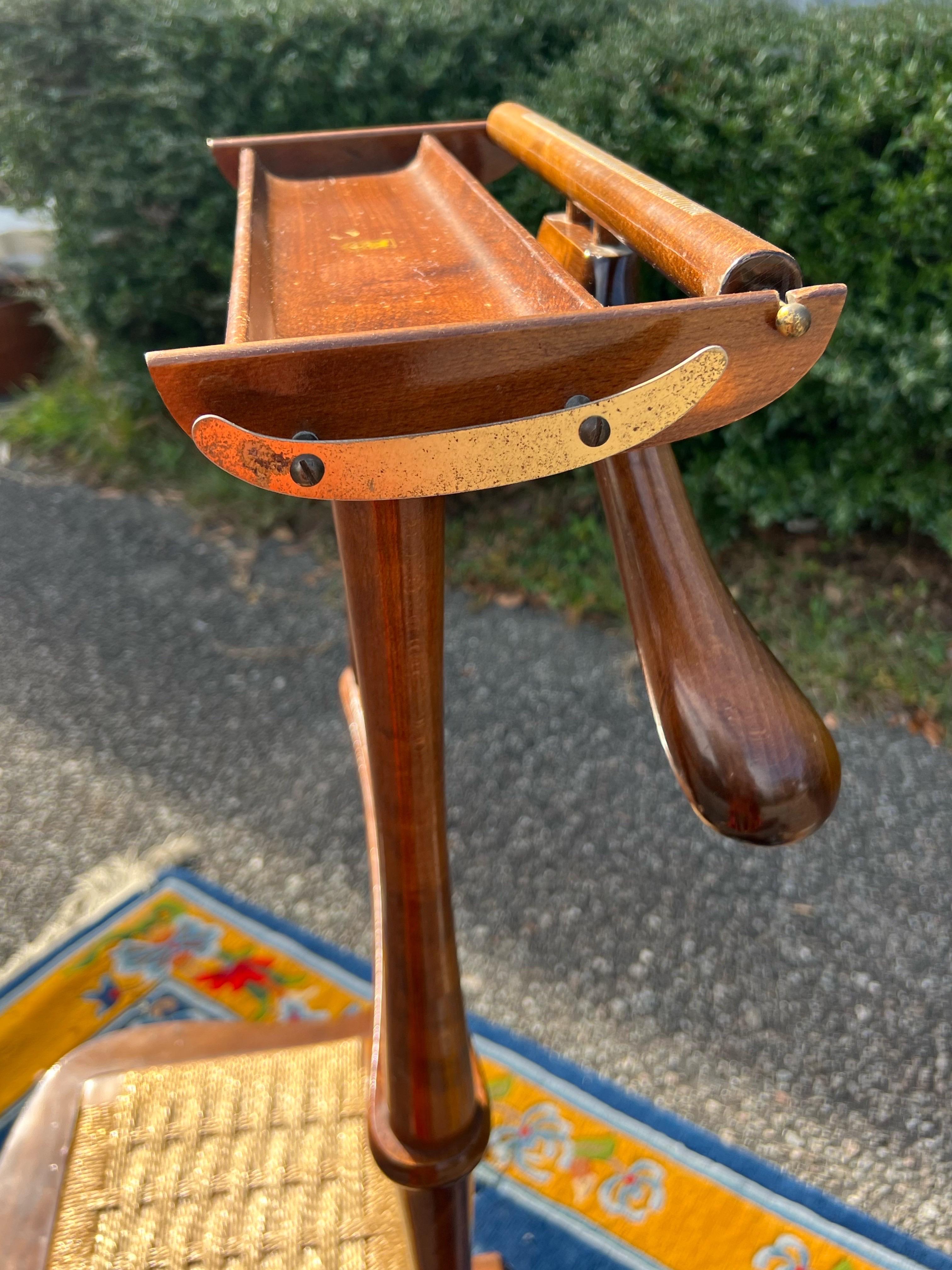 Chaise de valet italienne en hêtre moderne du milieu du siècle par SPQR Bon état - En vente à Charleston, SC