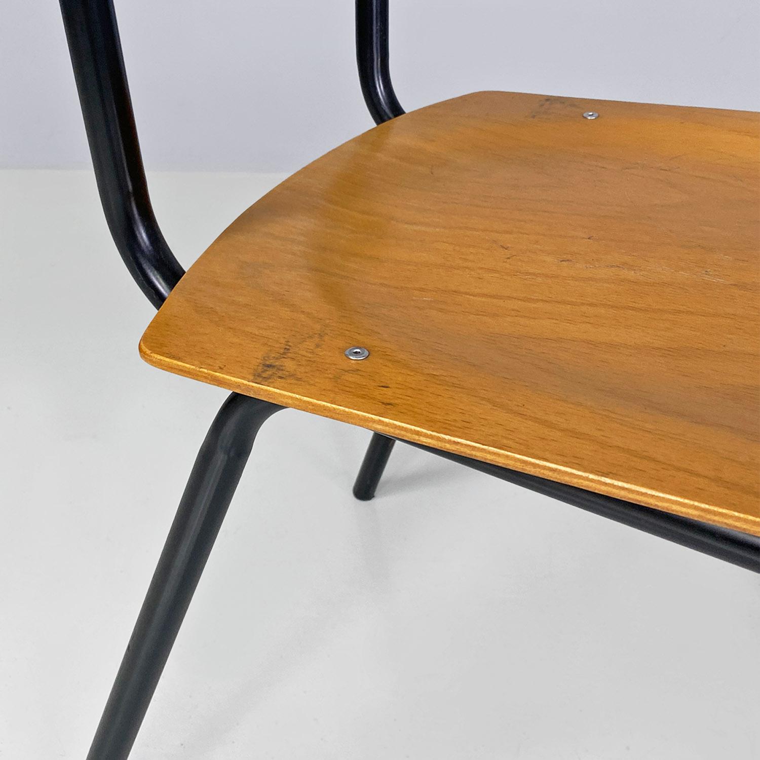 Italienischer Schulstuhl aus Buchenholz und schwarzem Metall aus der Mitte des Jahrhunderts, 1960er Jahre im Angebot 7