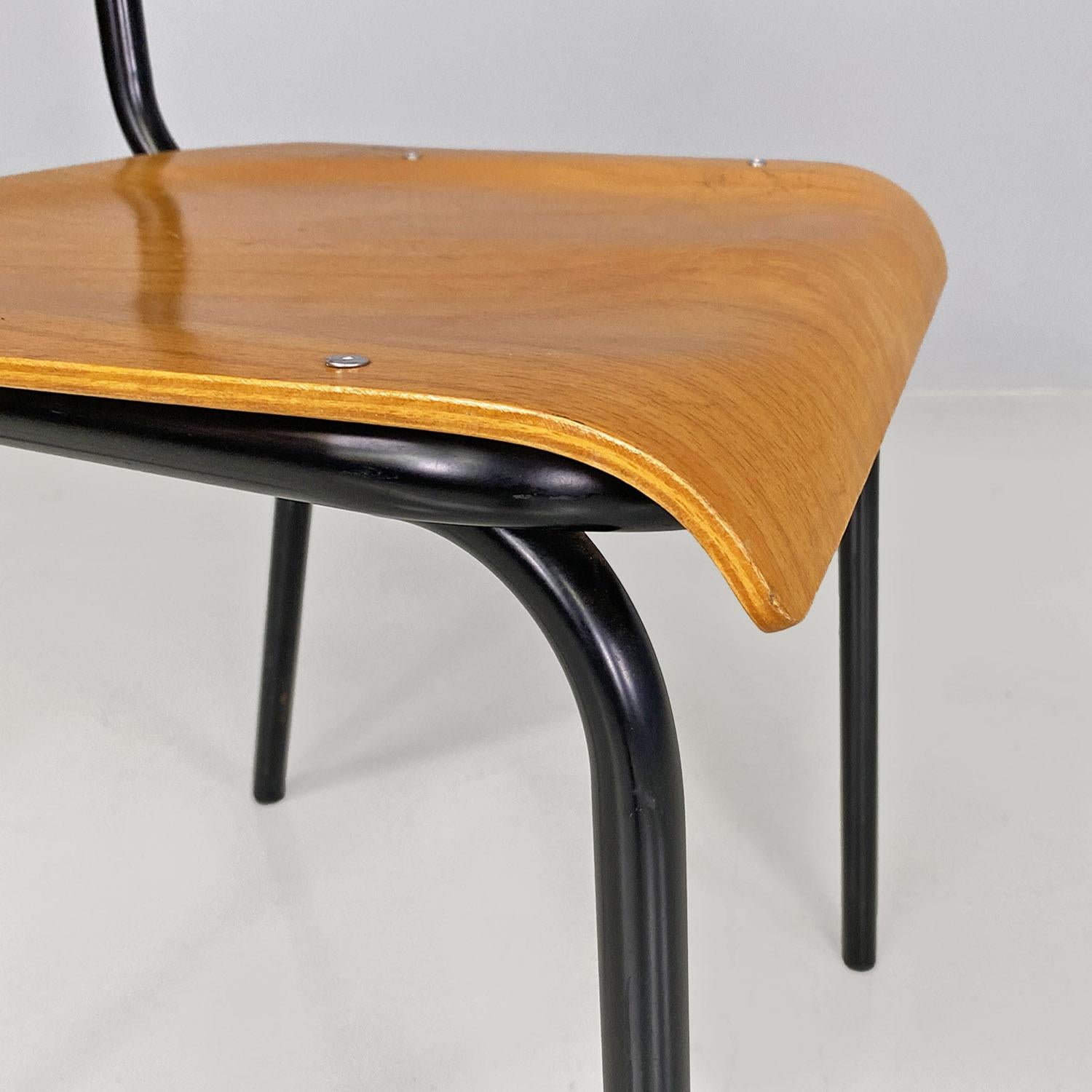 Italienischer Schulstuhl aus Buchenholz und schwarzem Metall aus der Mitte des Jahrhunderts, 1960er Jahre im Angebot 8