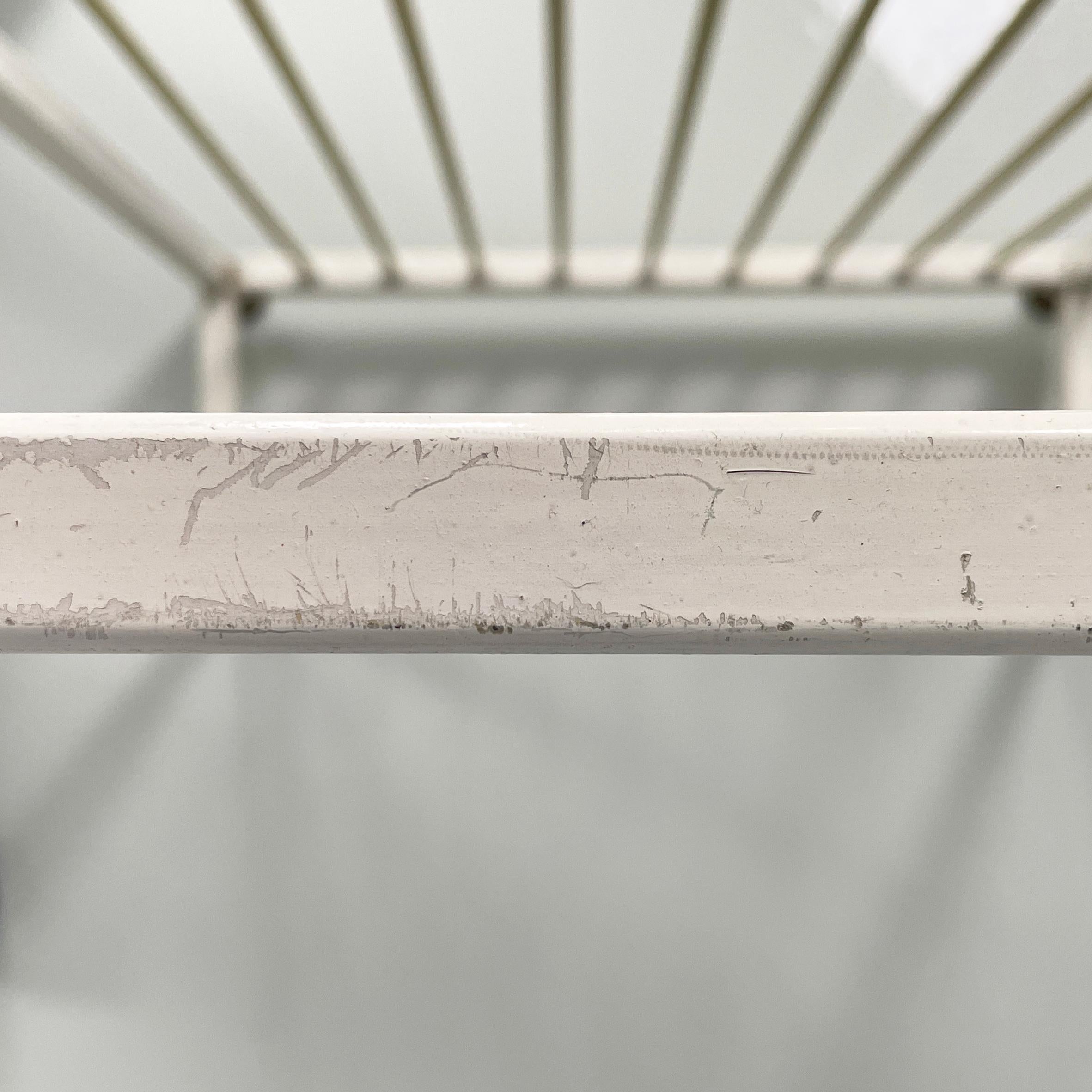 Italian mid-century modern beige and white metal radiator cover, 1950s For Sale 4