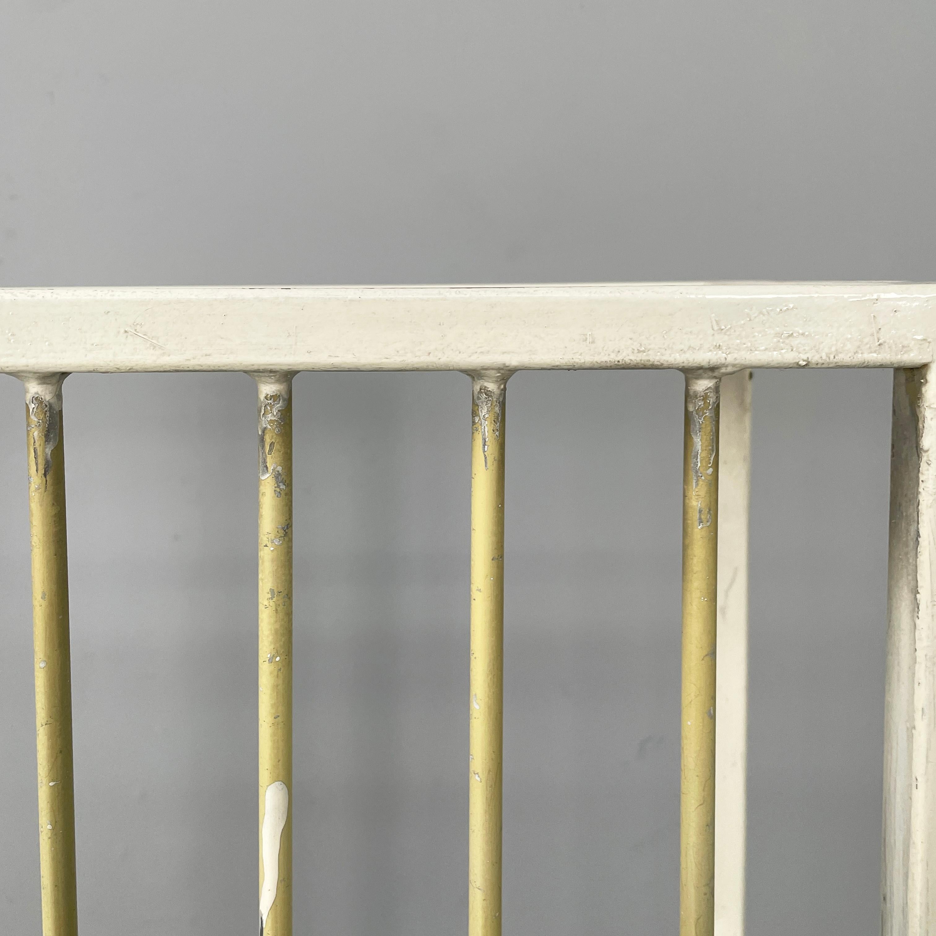 Italian mid-century modern beige and white metal radiator cover, 1950s For Sale 5