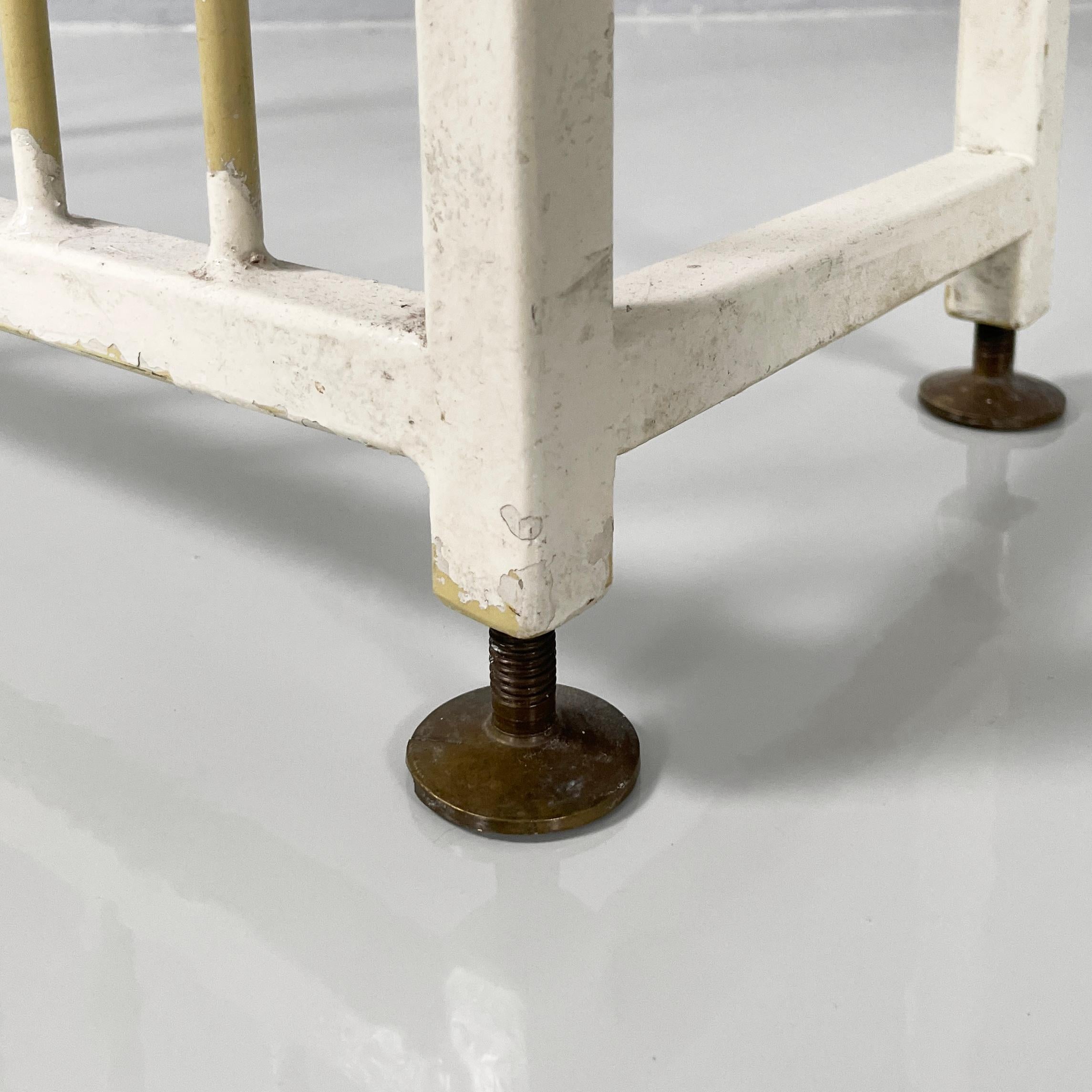 Italian mid-century modern beige and white metal radiator cover, 1950s For Sale 8