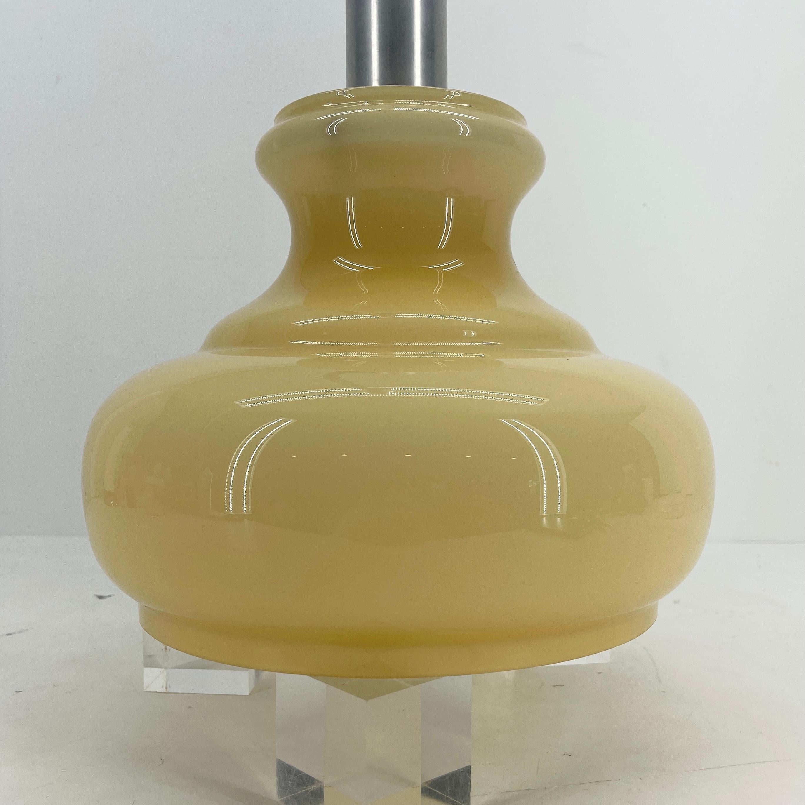 Italian Mid-Century Modern Beige Glass Pendant Light In Good Condition For Sale In Haddonfield, NJ