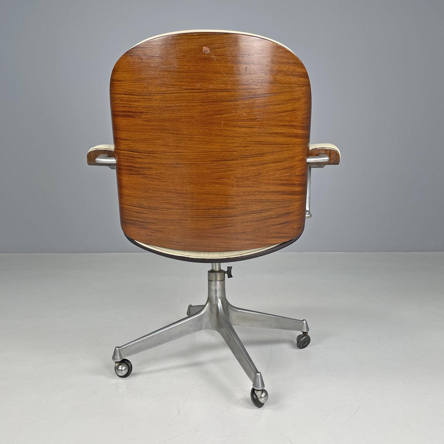 Mid-20th Century Italian mid-century modern beige office chair with wheels by Ico Parisi, 1960s
