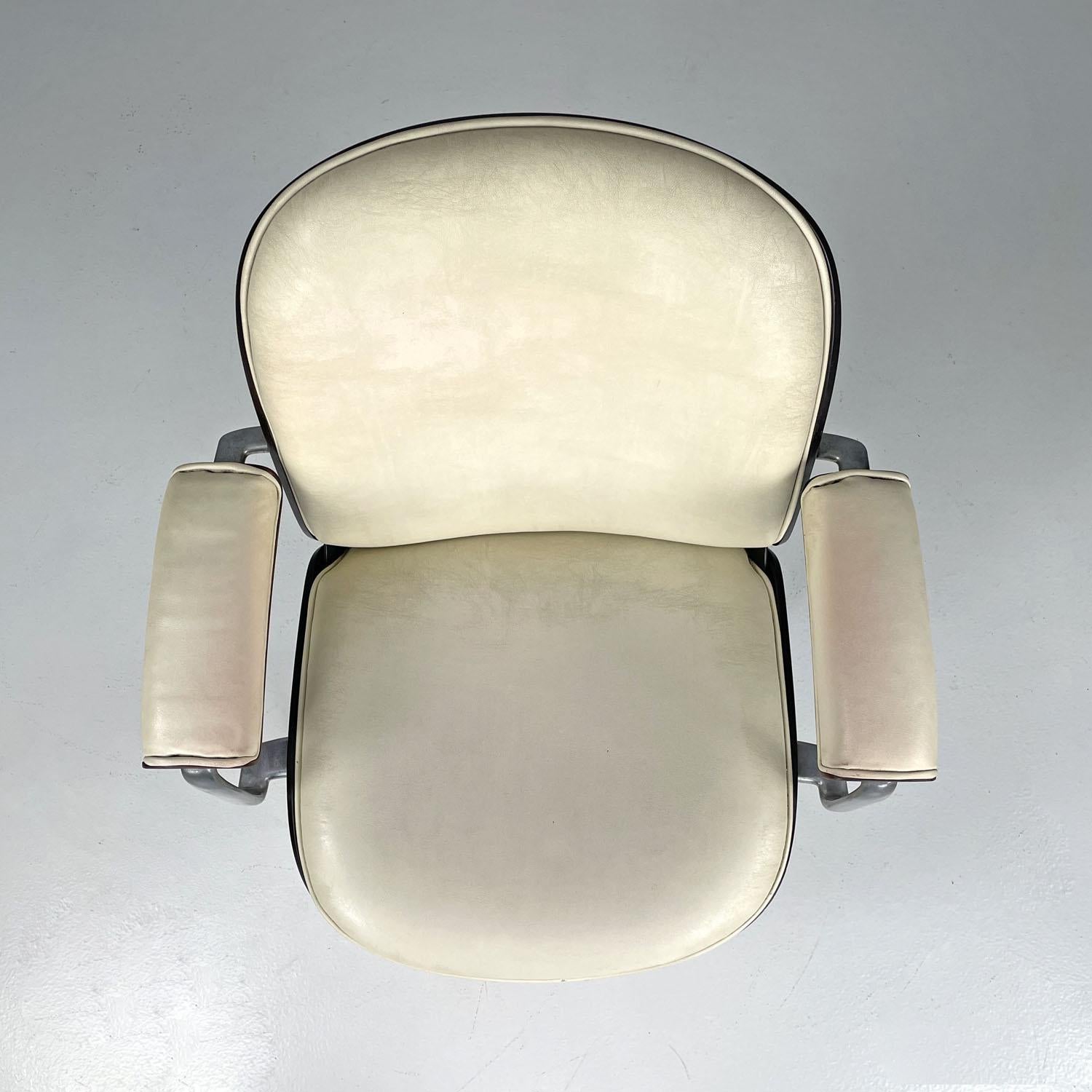 Italian mid-century modern beige office chair with wheels by Ico Parisi, 1960s 1